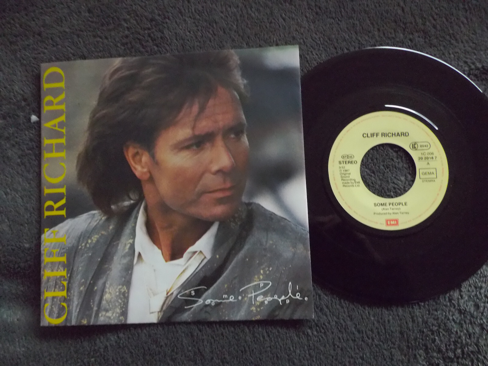 Cliff Richard – Some people / One time lover man (7-Inch-Single, 1987)