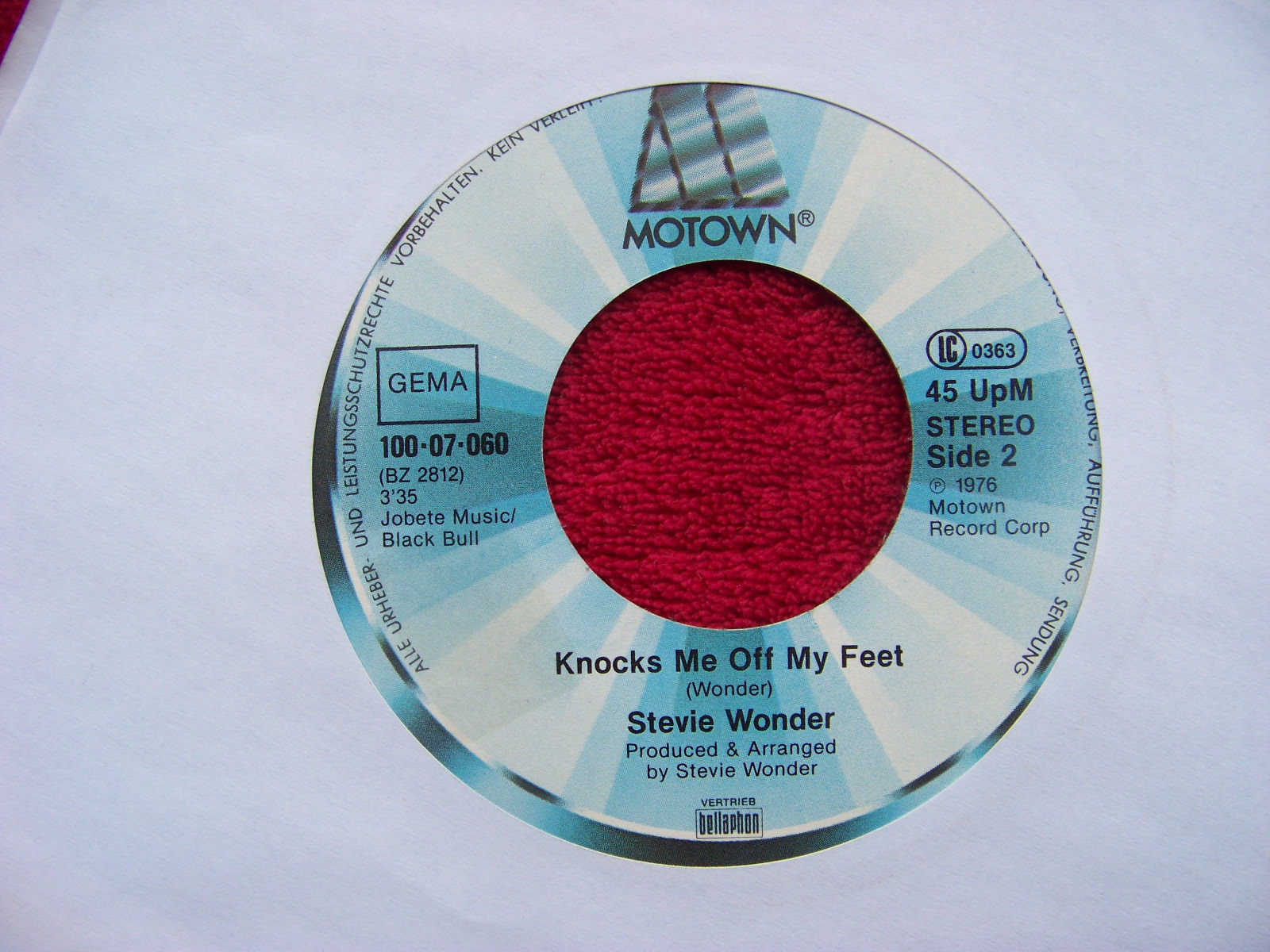 Stevie Wonder – I ain´t gonna stand for it / Knocks me off my feet (7″ Single), Bild 2