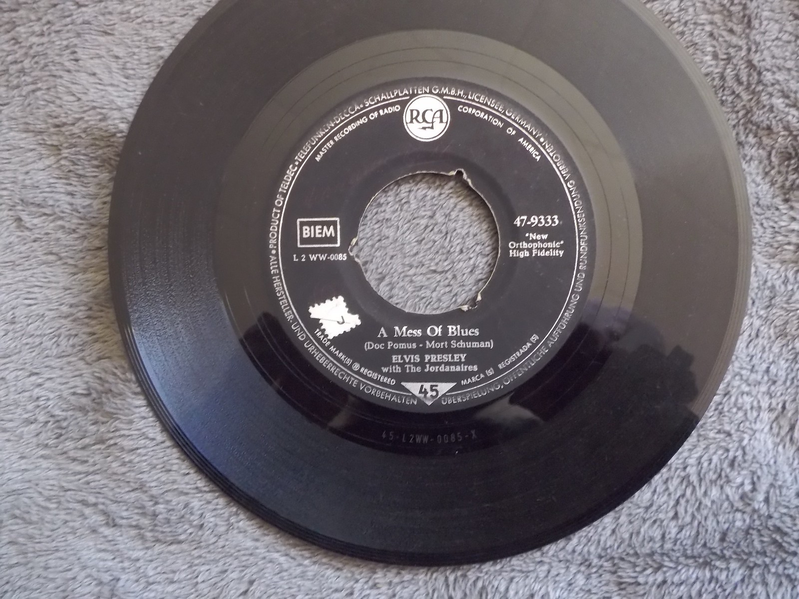 Elvis Presley – A mess of blues / The girl of my best friend (RCA Records 47-9333, Single)