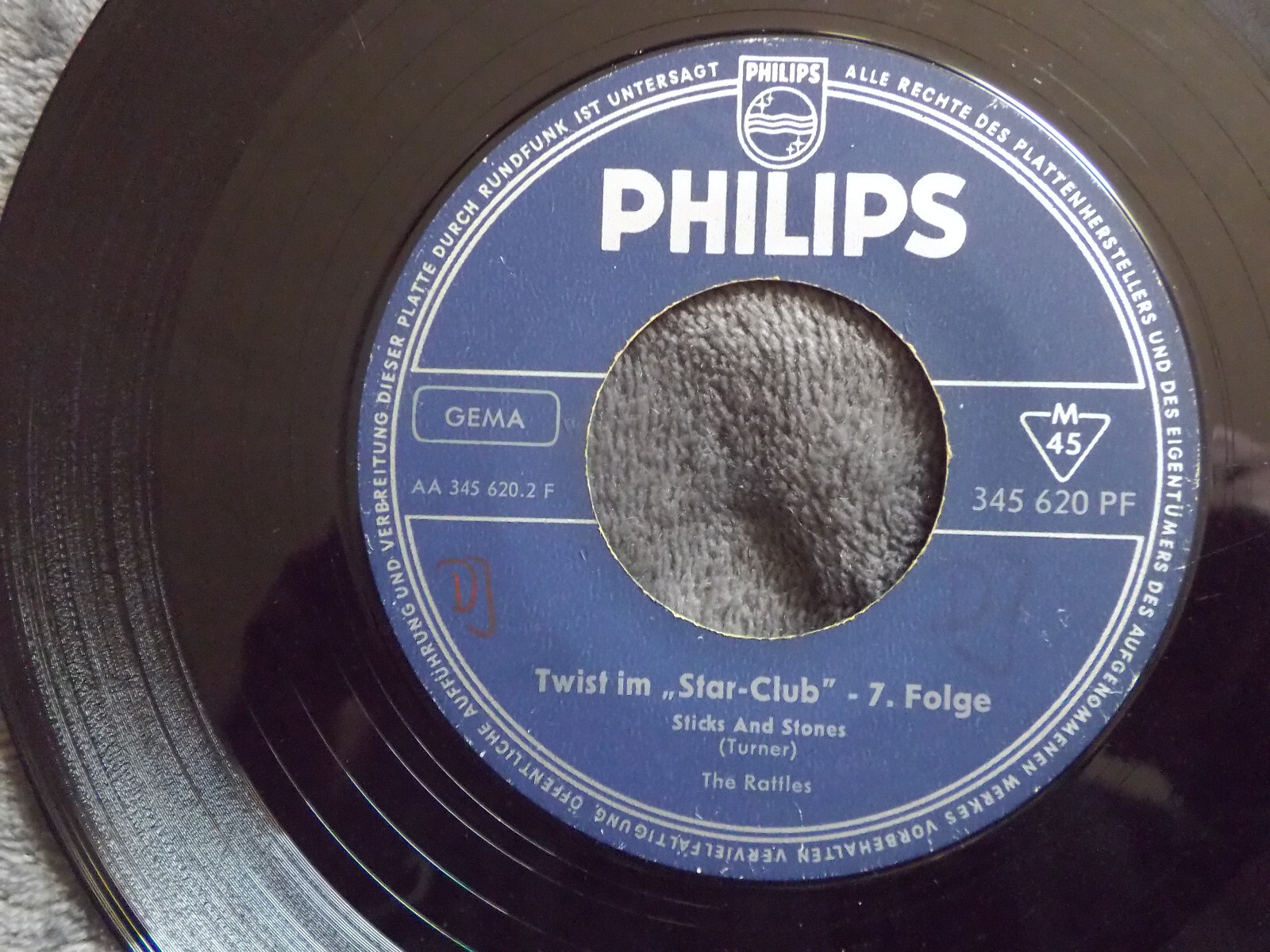 The Rattles – Bye, bye Johnny / Sticks and stones | Philips Star-Club Records 7″-Single, Bild 2