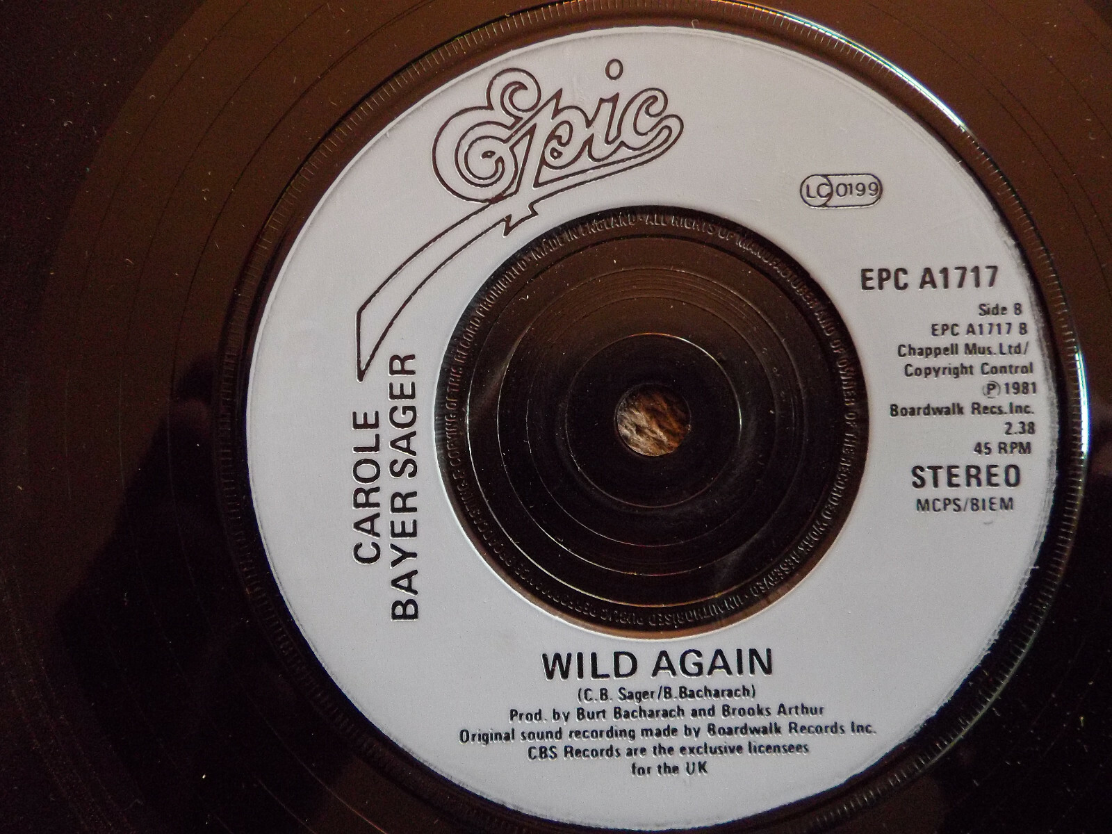 Carole Bayer Sager – Easy to love again / Wild again | Epic, 1981, UK 7″, Bild 2