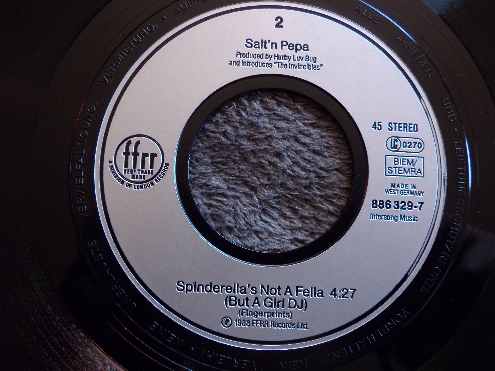 Salt-n-Pepa – Shake your thang / Spinderella´s not a fella (7″-Single, 1988), Bild 2