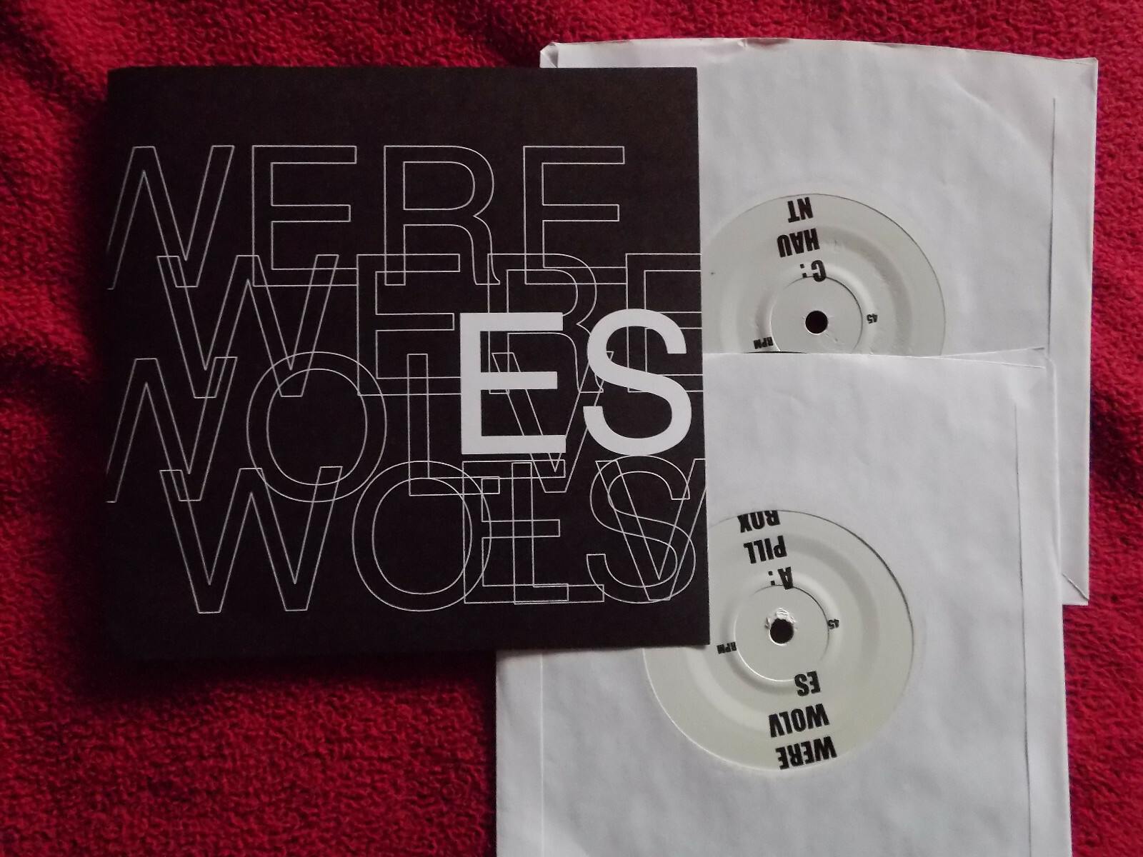 Werewolves – Pill box + Nose bleeding girl / Haunt + Heaven or hell – Double 45