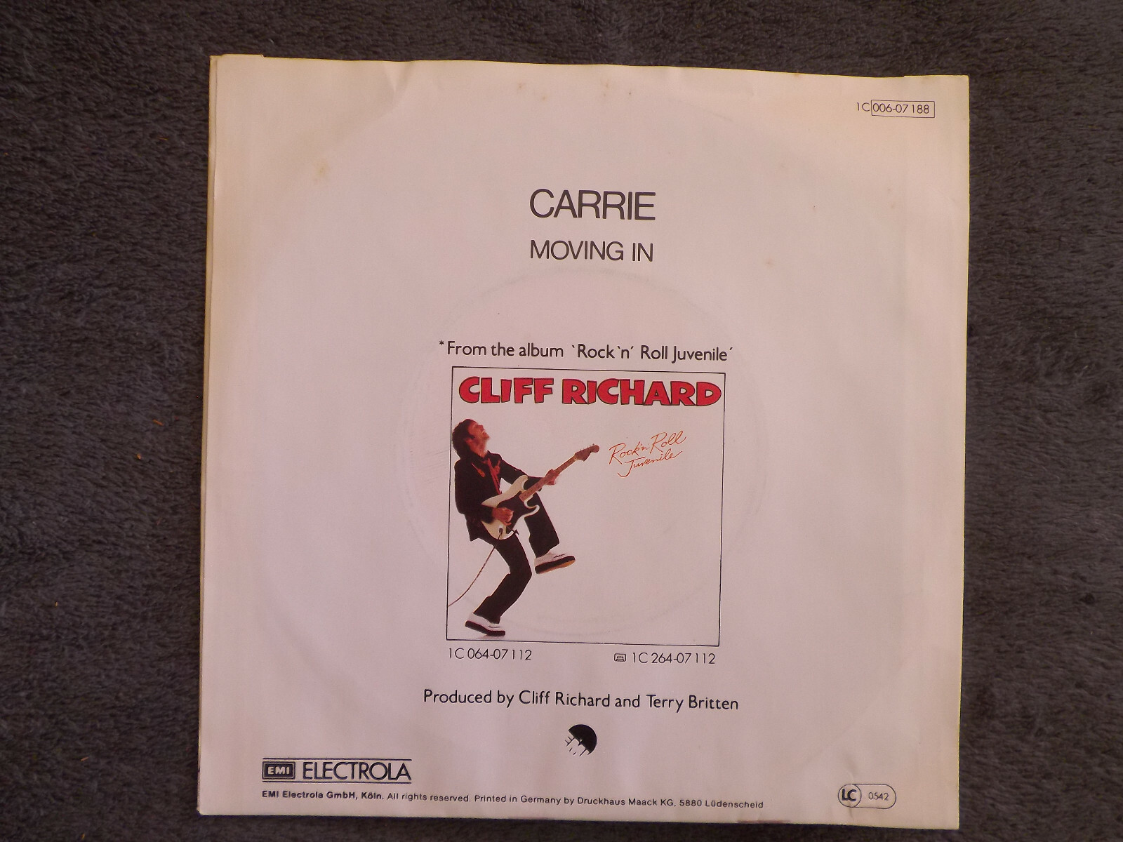 Cliff Richard – Carrie / Moving In | EMI Records · 1979, Bild 3