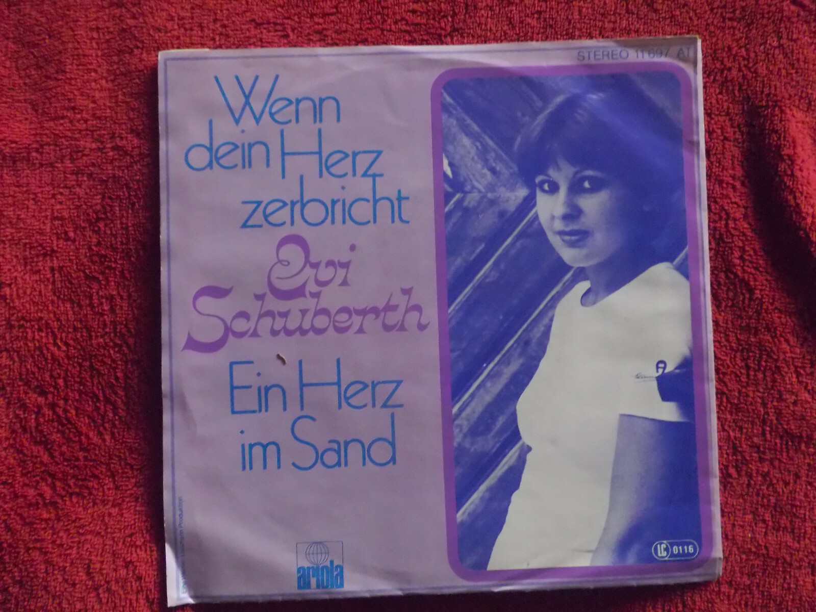 Evi Schuberth – Wenn dein Herz zerbricht / Ein Herz im Sand (Ariola 11 697 AT, 1977), Bild 2
