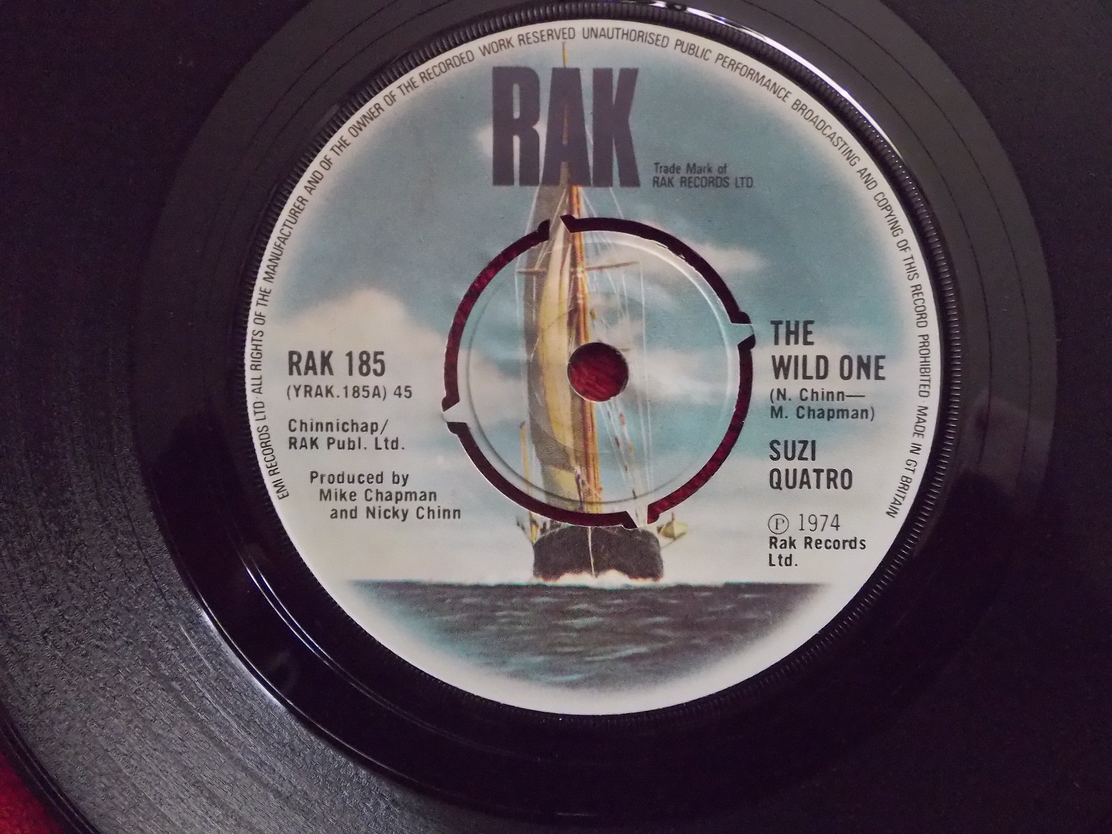 Suzi Quatro – The Wild One / Shake Me Sugar (UK-Single, 1974)