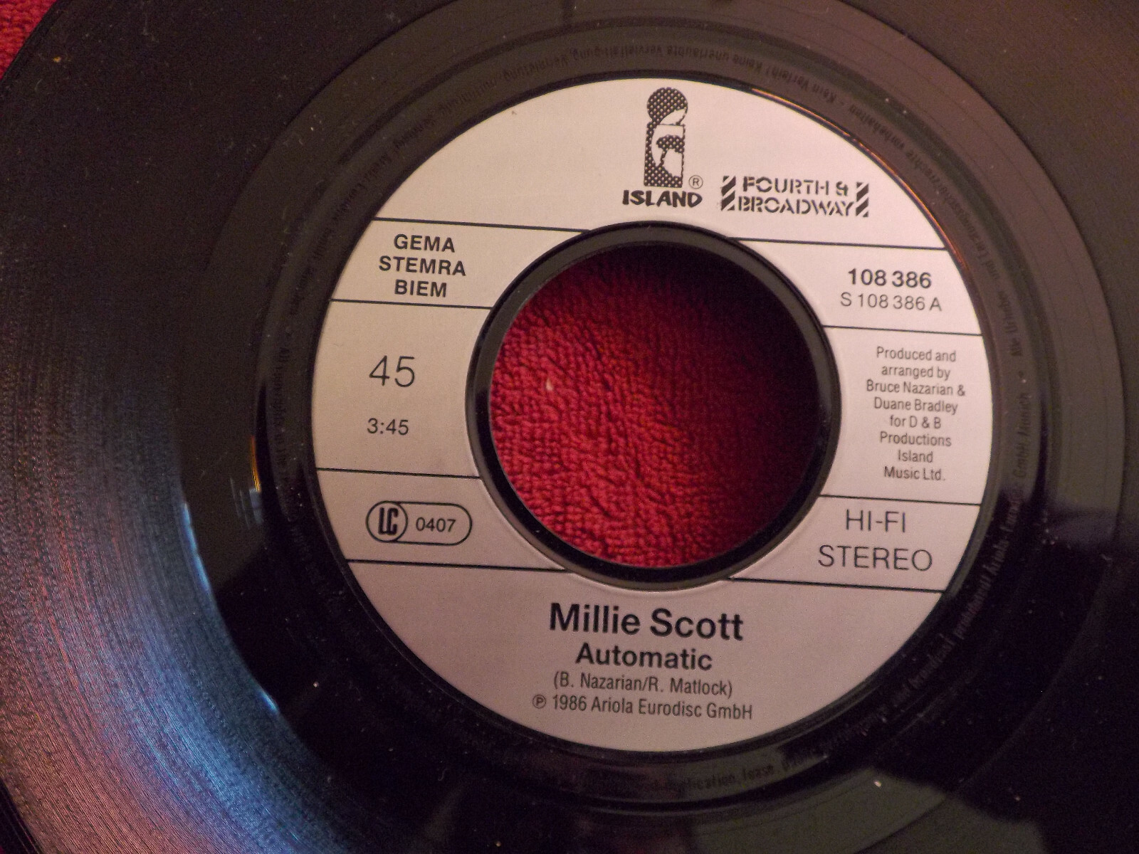Milly Scott – Automatic / Automatic (Dub) | Island Records 0030.155, Deutschland 1979