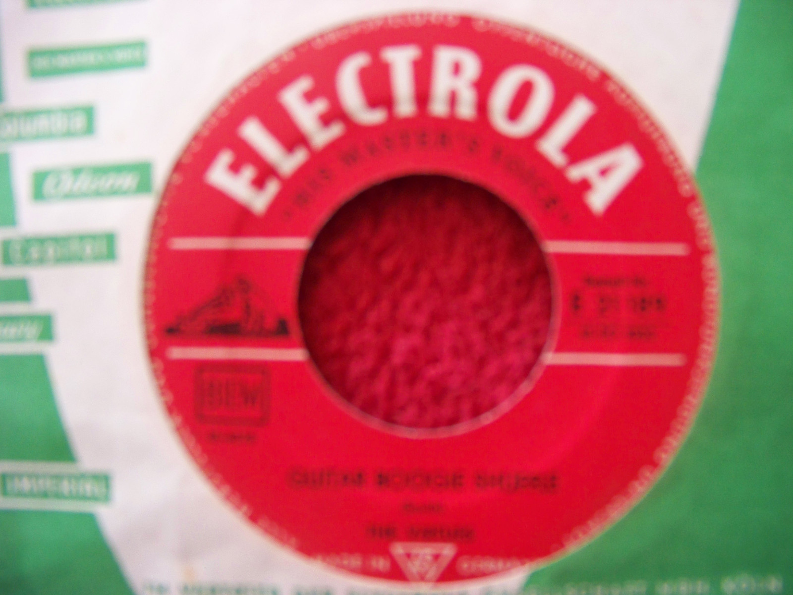 The Virtues – Guitar boogie shuffle / Guitar in orbit (Electrola, Single)