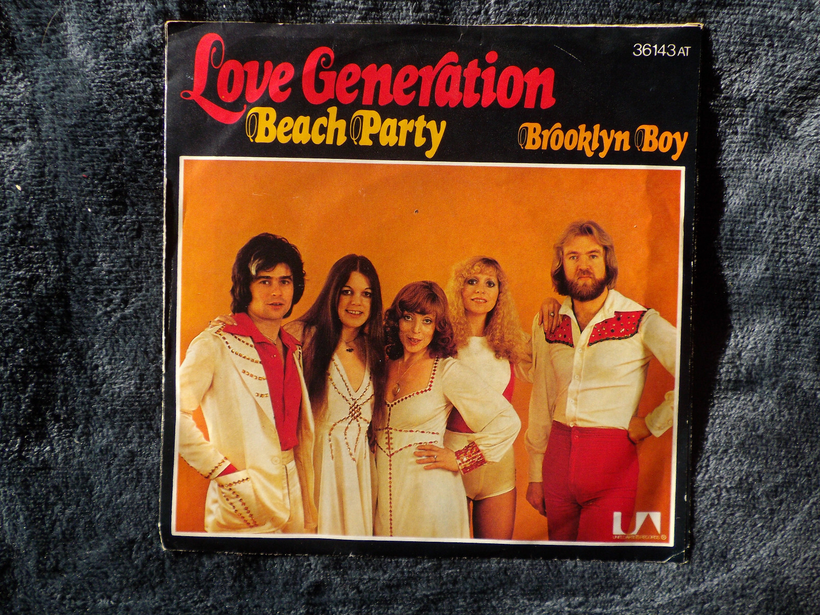 Love Generation – Beach Party / Brooklyn Boy (Single), Bild 2