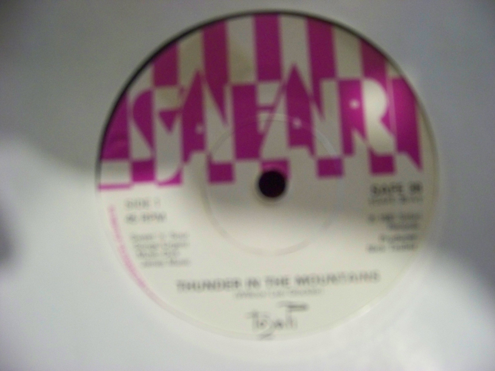 Toyah – Thunder in the mountains / Street addict (45 U/min)