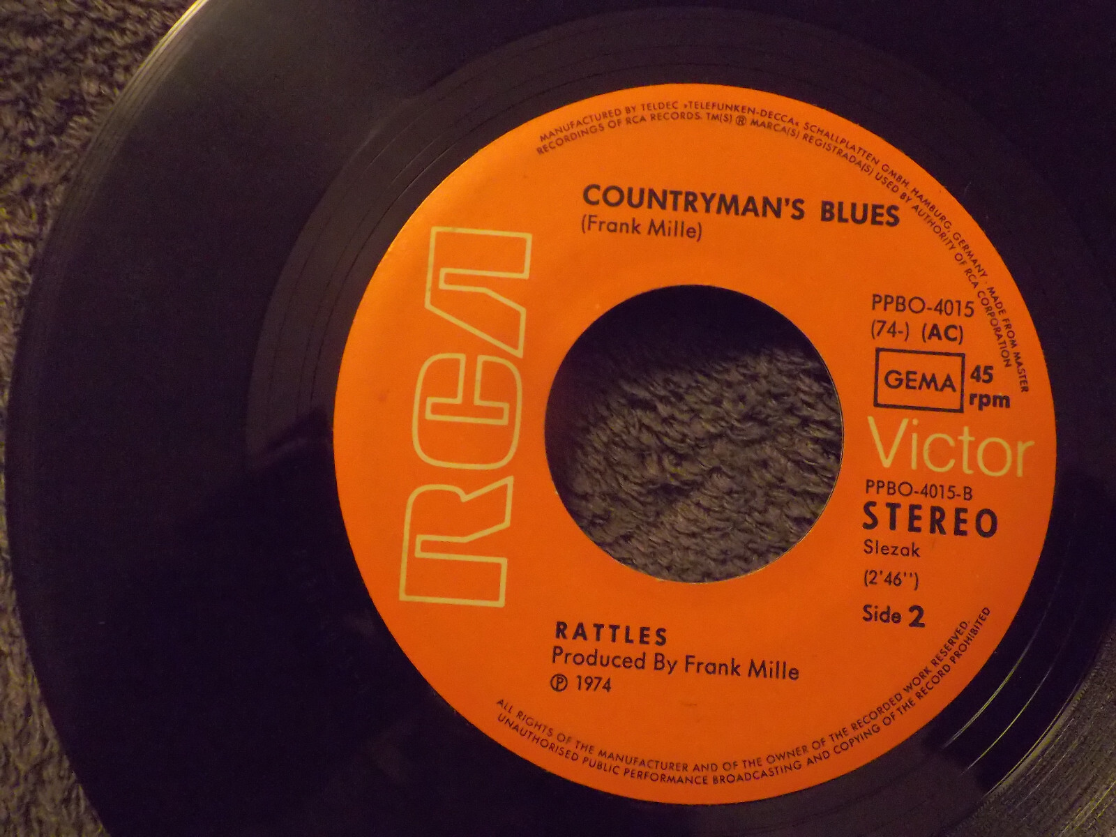 The Rattles – Hot Banana / Countryman´s blues (RCA, 7-Inch-Single, 1974), Bild 2