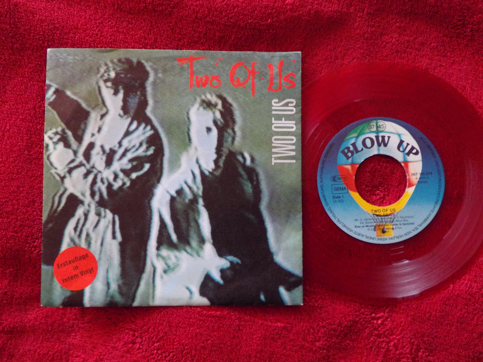 Two of us – Two of us / Neige d’amour – rote Vinyl-Single