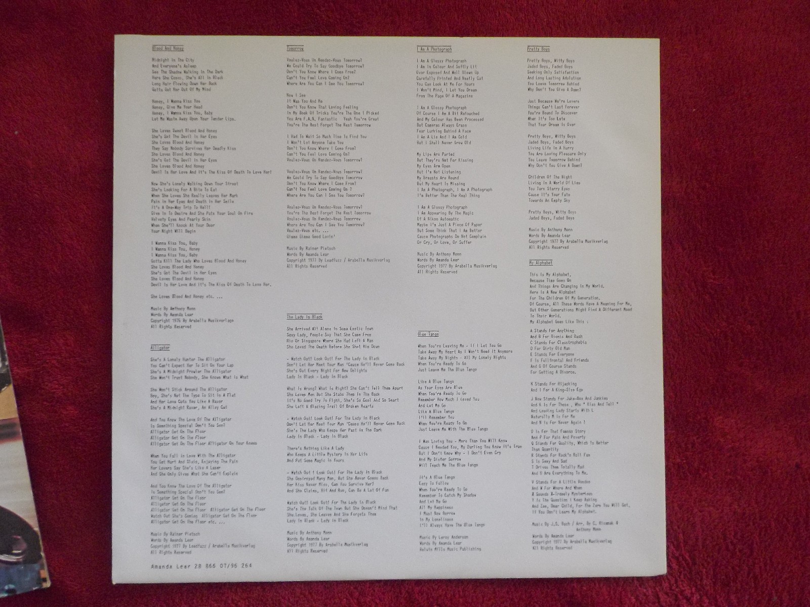 Amanda Lear – I Am a Photograph (Ariola Records, 1977), Bild 2