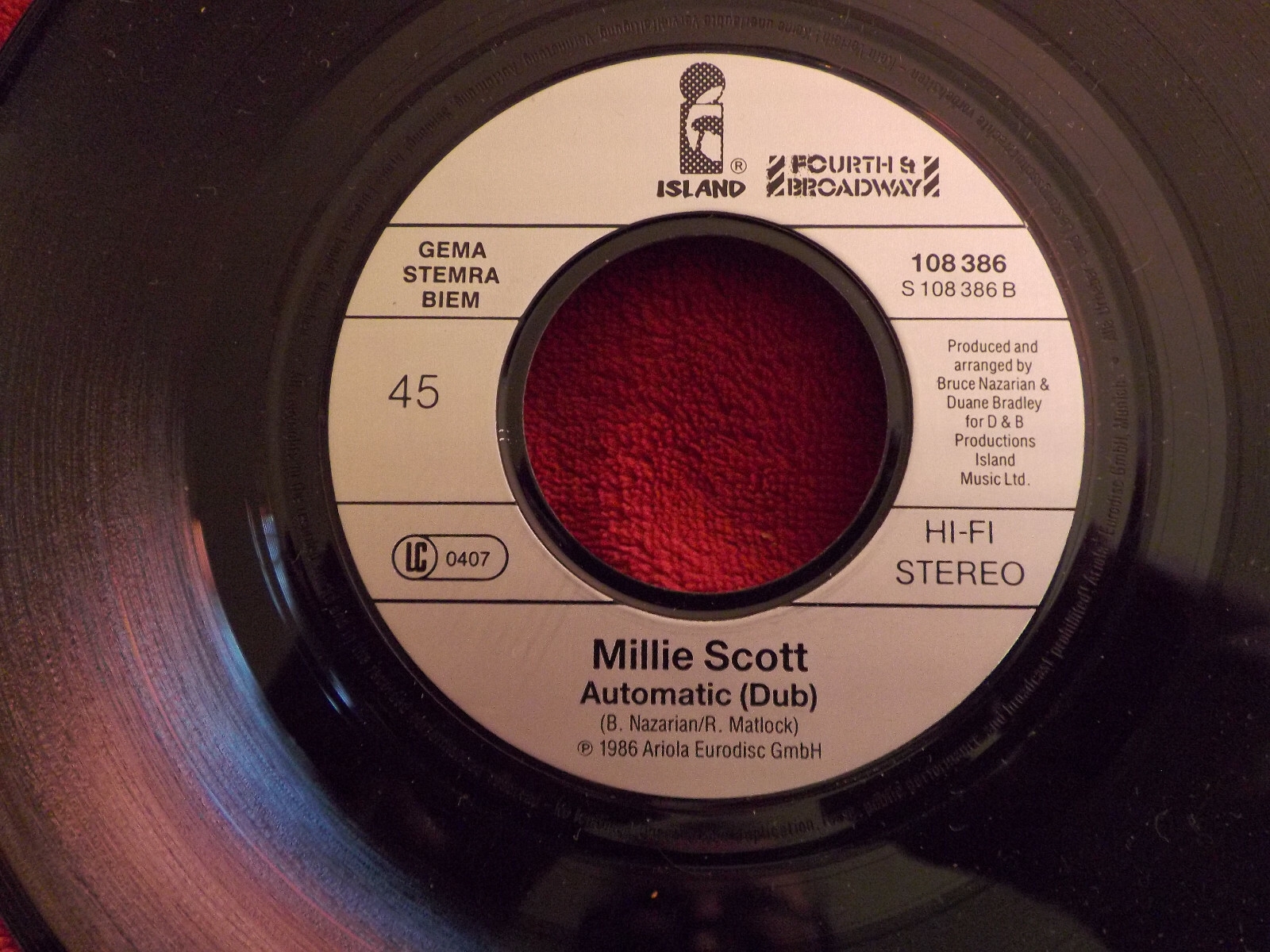 Milly Scott – Automatic / Automatic (Dub) | Island Records 0030.155, Deutschland 1979, Bild 2