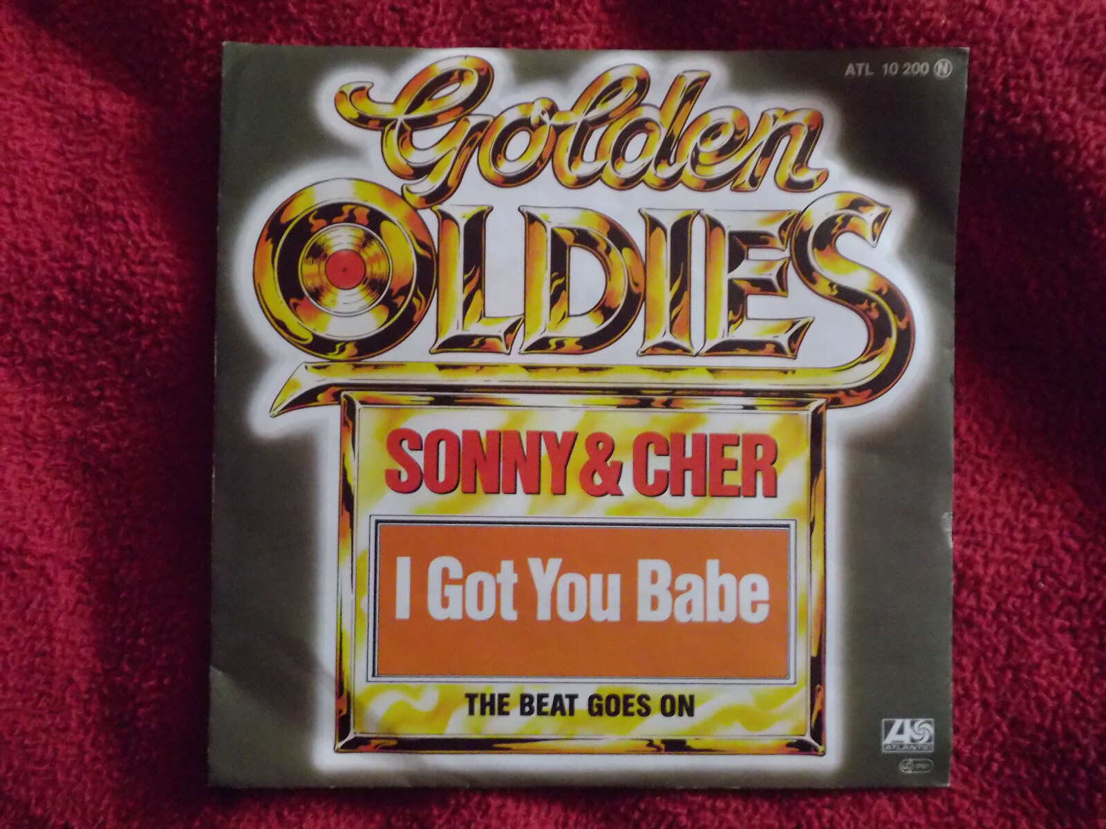 Sonny & Cher – I Got You Babe / The Beat Goes On (45er Vinyl-Single), Bild 2