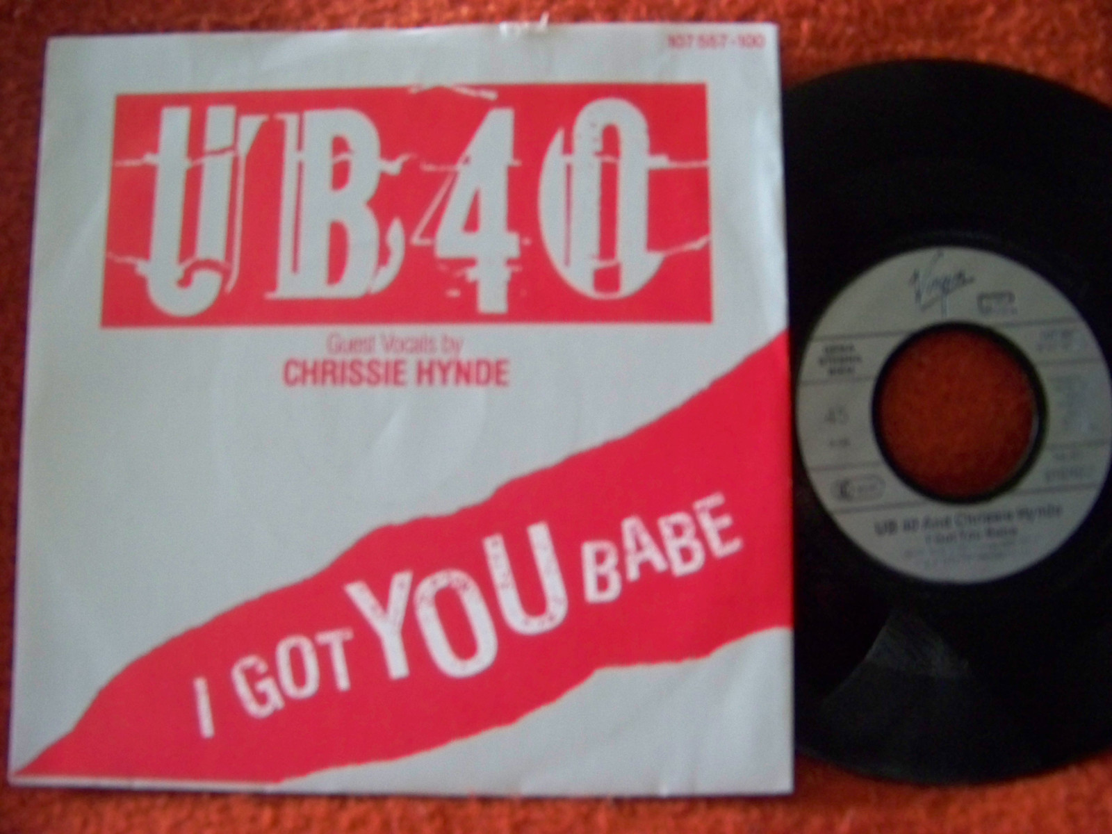 UB 40 feat. Chrissie Hynde – I Got You Babe / Theme from Labour of Love (Virgin Records, 45 U/min)