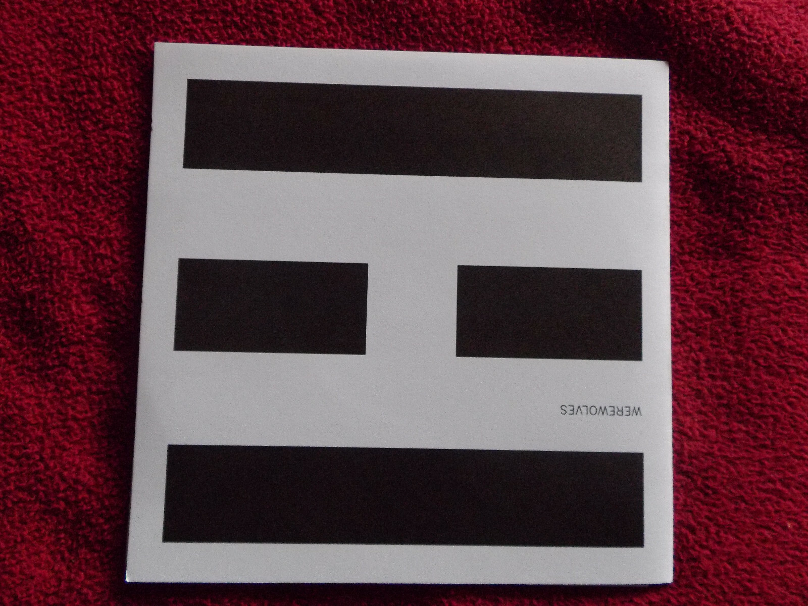Werewolves – Fire / Water (beige marmoriertes Vinyl, Single), Bild 2