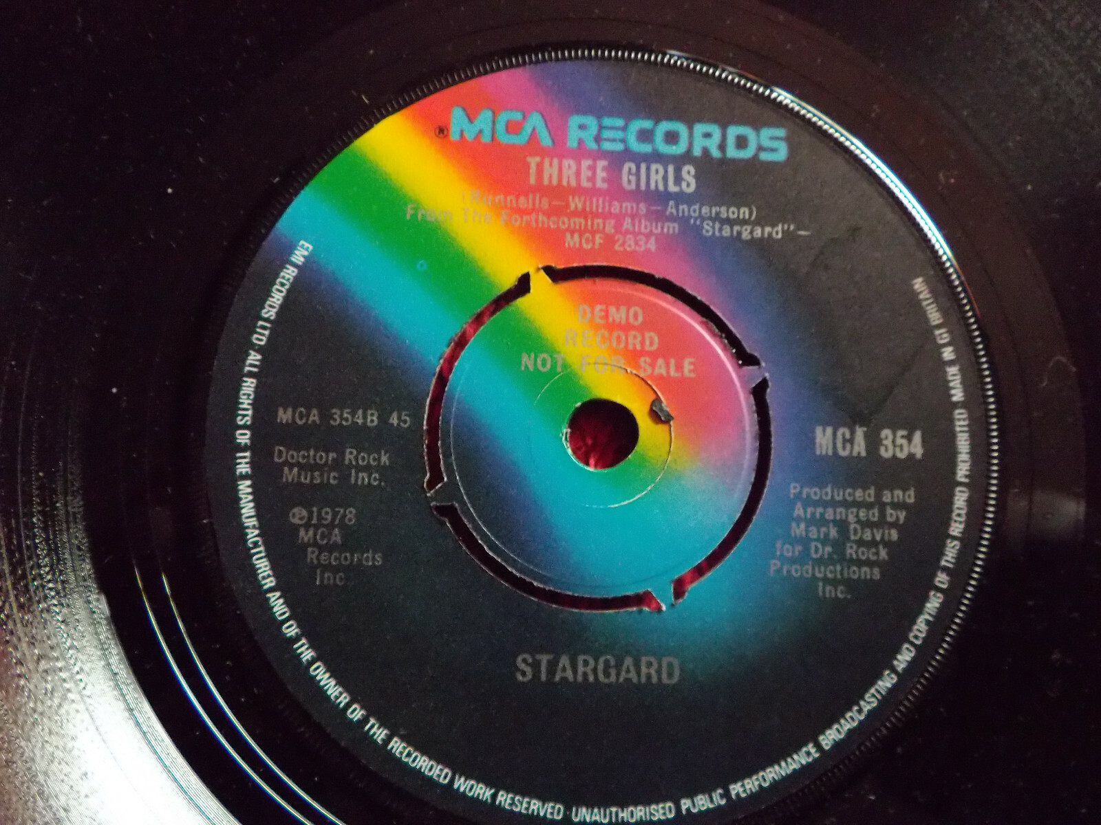 Stargard – Love is so easy / Three girls (MCA Records, MCA 354, 1978), Bild 2