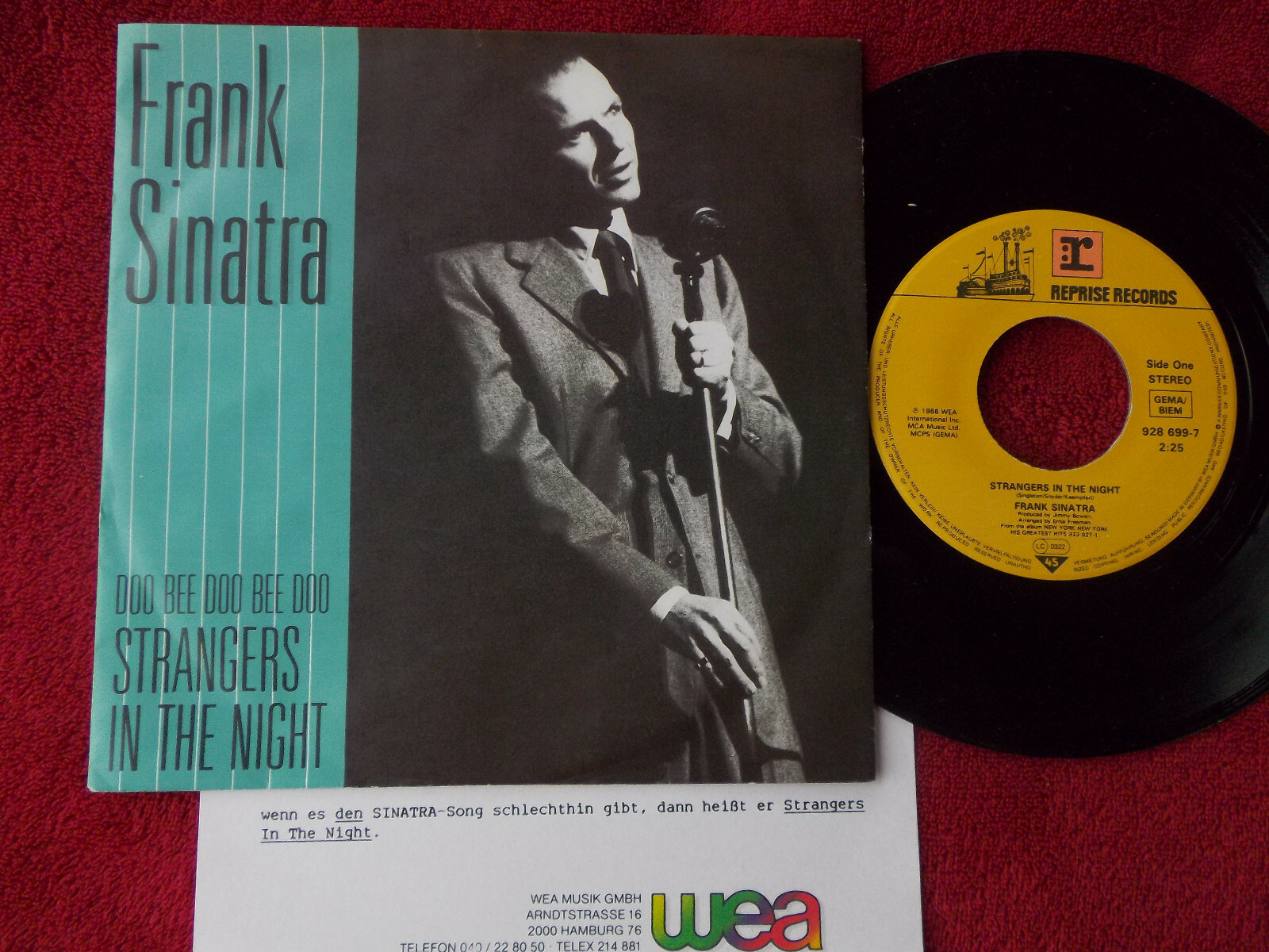 Frank Sinatra – Strangers in the Night / In the Wee Small Hours of the Morning | Reprise Records 928 699-7