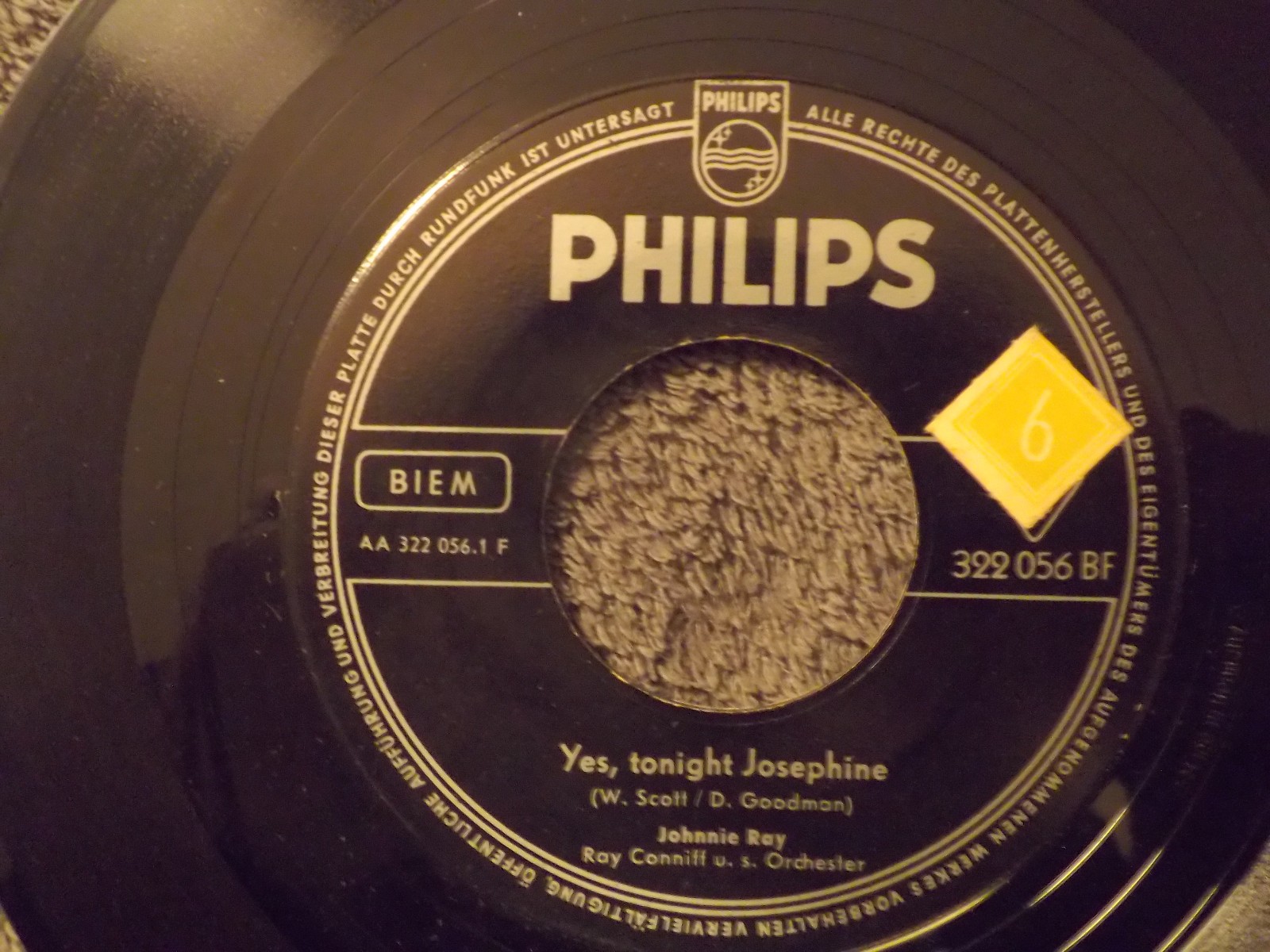 Johnnie Ray – Yes, tonight Josephine / No wedding today (Philips Single)