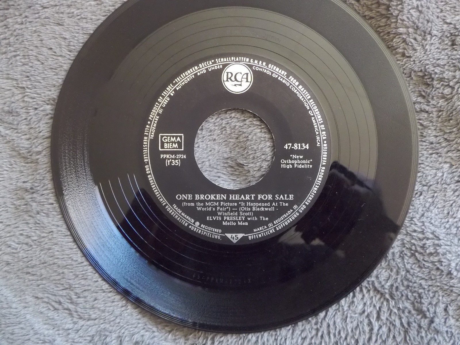Elvis Presley – One broken heart for sale / They remind me too – RCA Records
