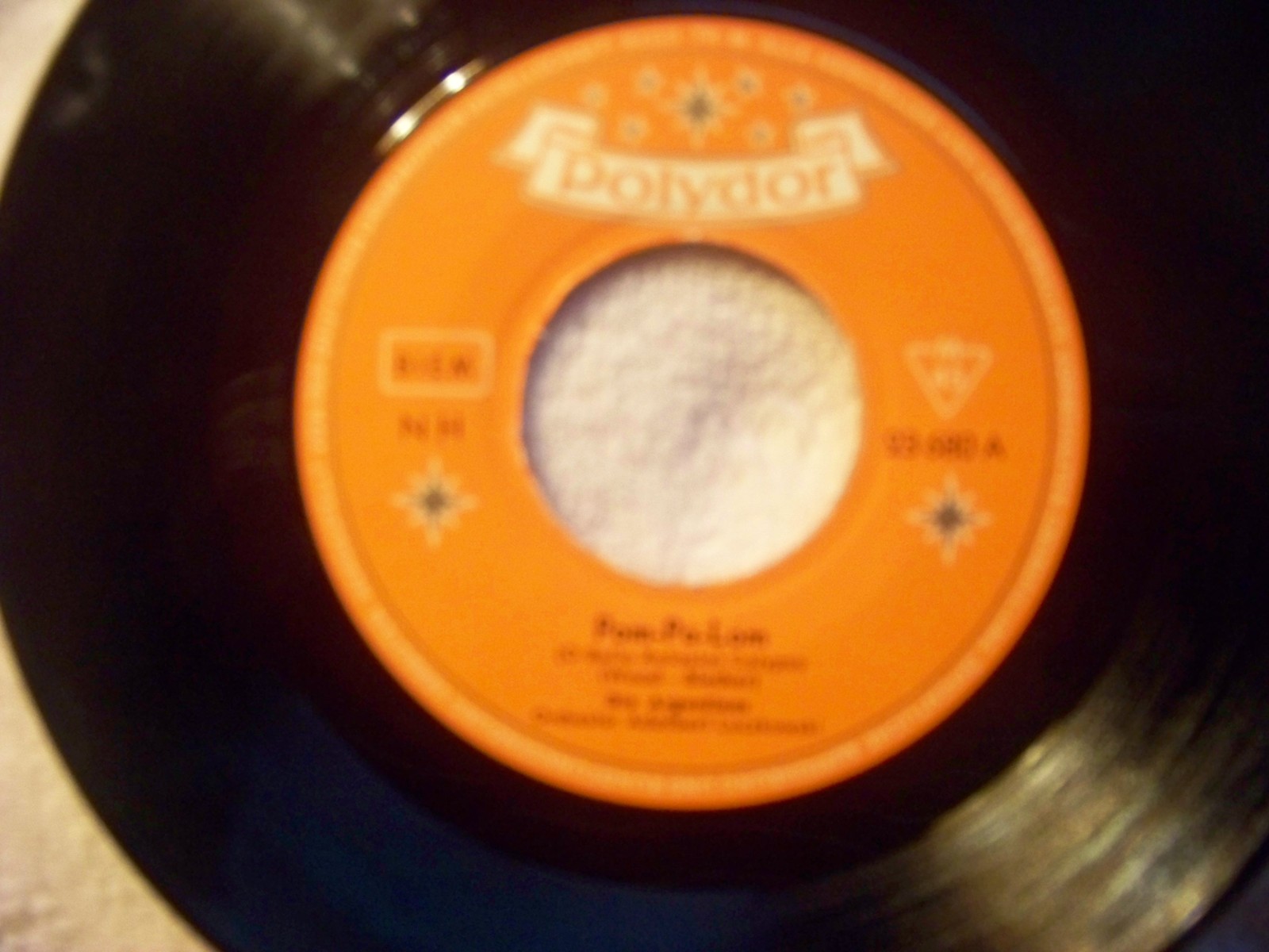 Die Argentinos – Pom-Pa-Lom / Du hast bestimmt ein Geheimnis (7″-Single)