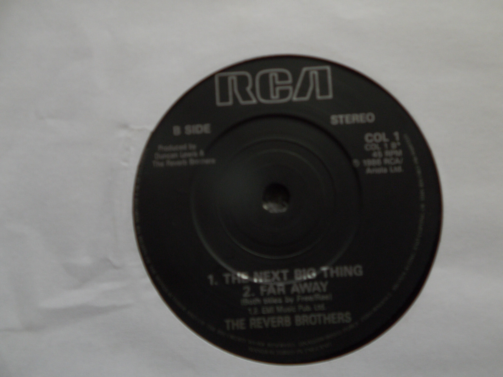 The Reverb Brothers – Someone´s selling off the Country / The next big thing + Far away (7″-Single), Bild 2