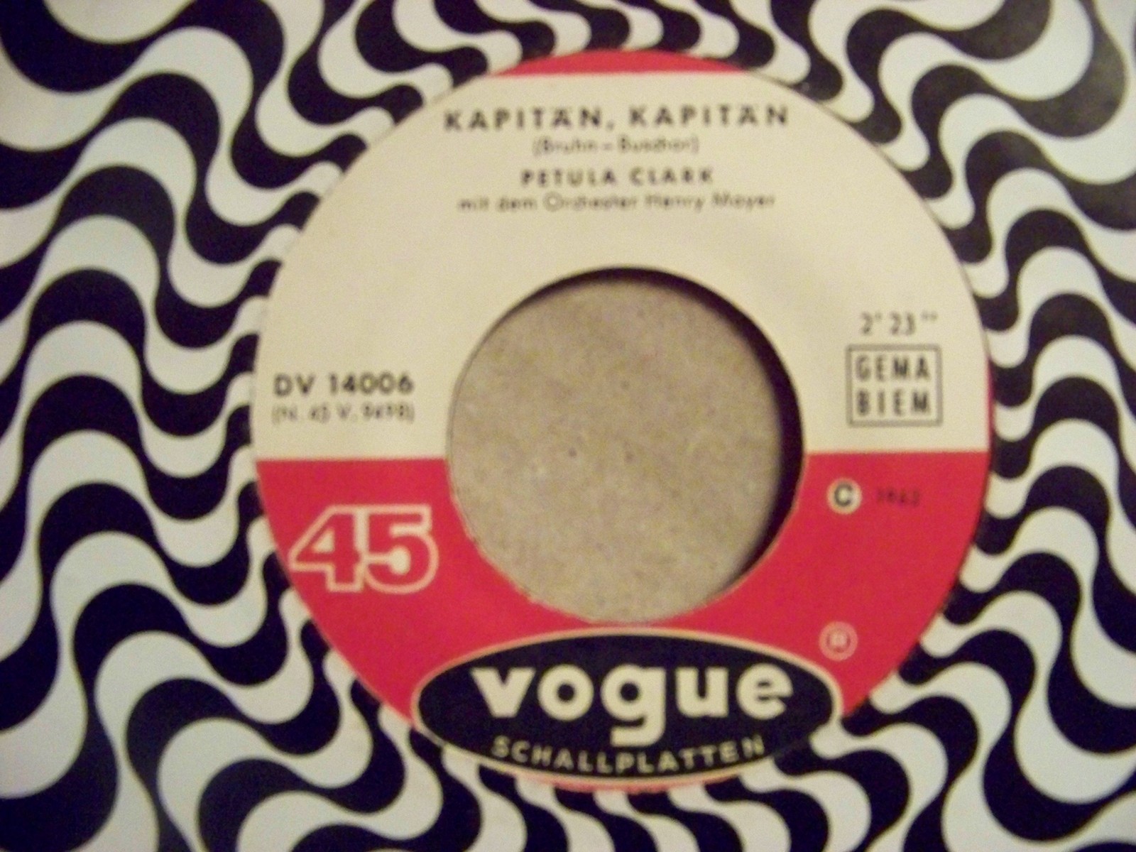 Petula Clark – Monsieur / Kapitän, Kapitän | Vogue Records, DV 14006 (1962)