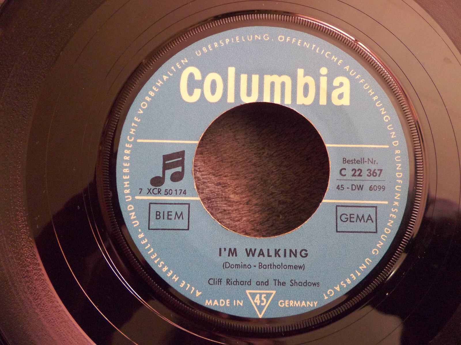 Cliff Richard – When My Dream Boat Comes Home / I’m Walking (Columbia, C 22 367), Bild 2