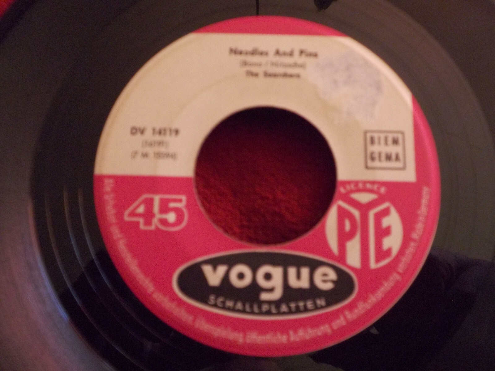 The Searchers – Needles and Pins / Saturday Night Out (deutsche 45er-Single)