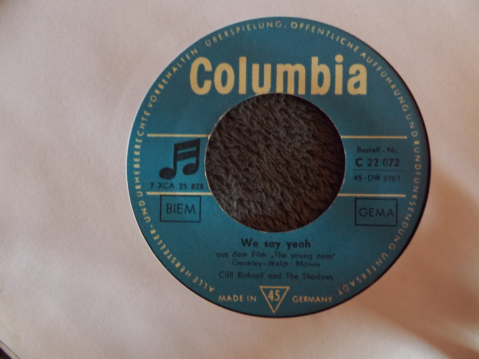 Cliff Richard – The Younger Ones / We Say Yeah, Bild 2