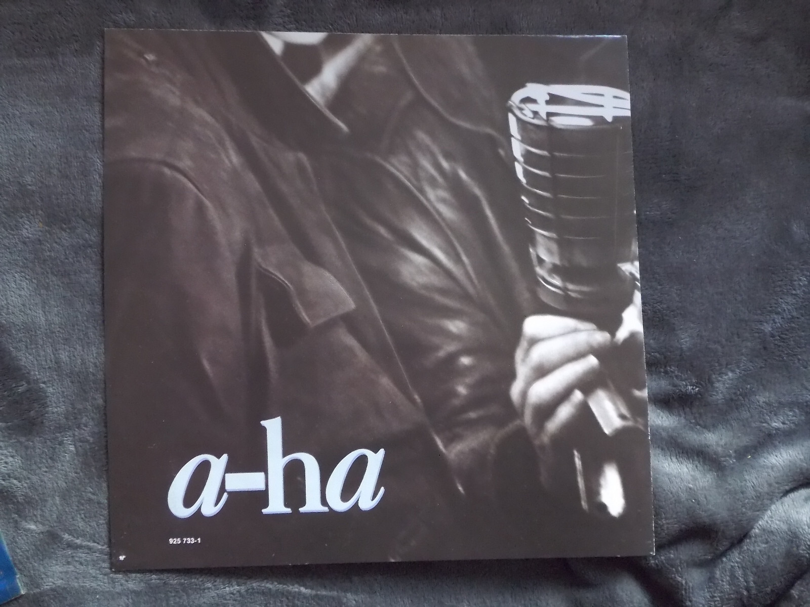 a-ha – Stay on these roads (LP, 1988, Warner Bros), Bild 3