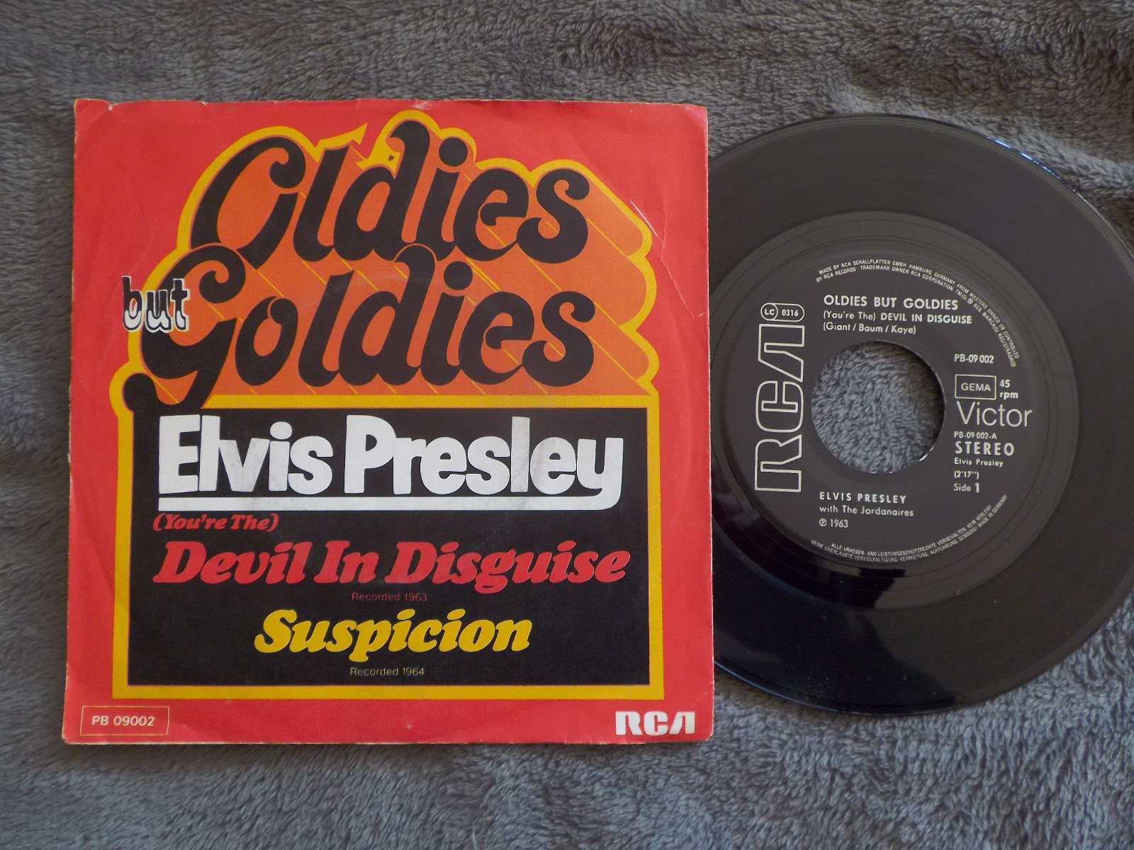 Elvis Presley – Devil in disguise / Suspicion (RCA Records, PB 09002)