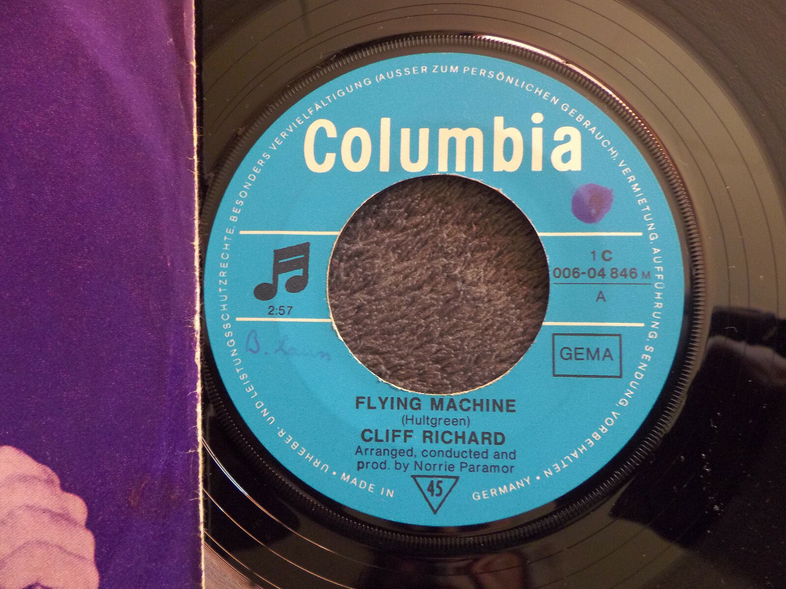 Cliff Richard – Flying Machine / Pigeon | Columbia 7″-Single, Bild 2