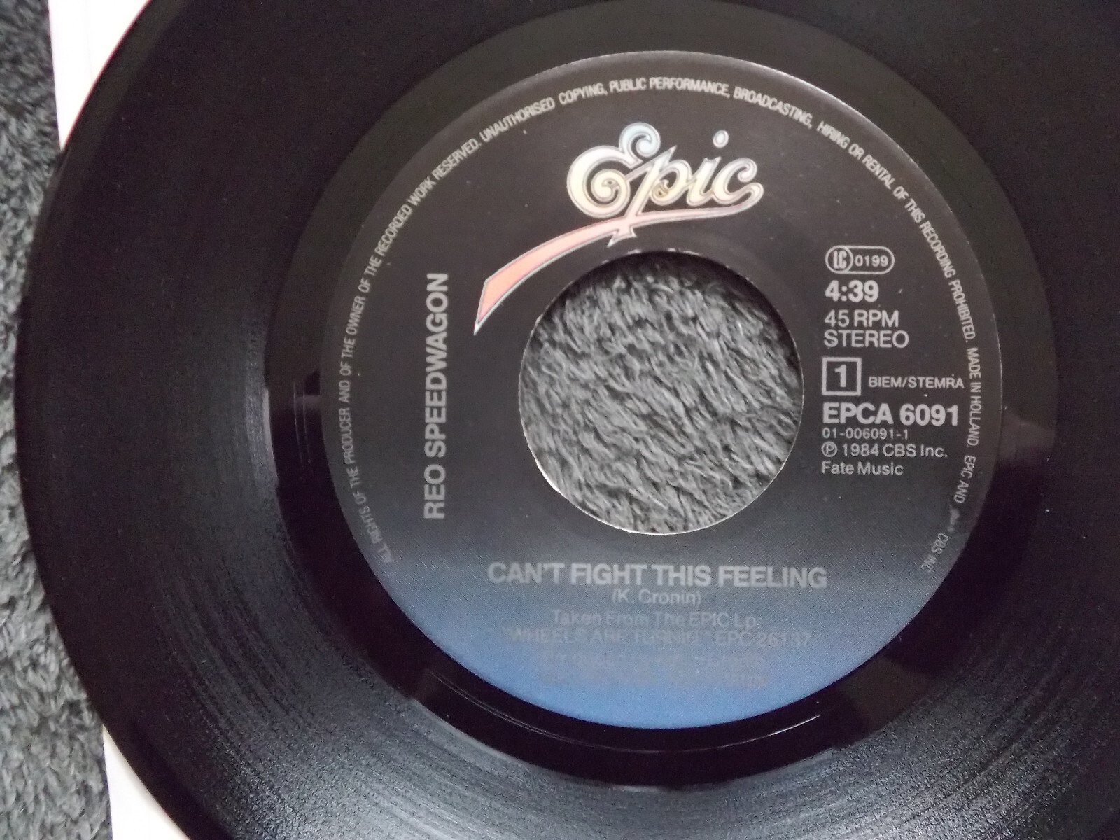 REO Speedwagon – Can´t fight this feeling / Break his spell | Epic 45, Niederlande 1984