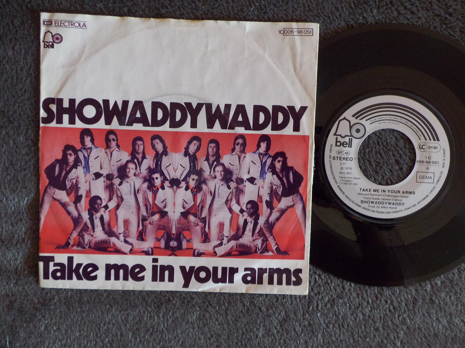 Showaddywaddy – Take Me in Your Arms / Go Johnny Go (7″-Single, 1976)