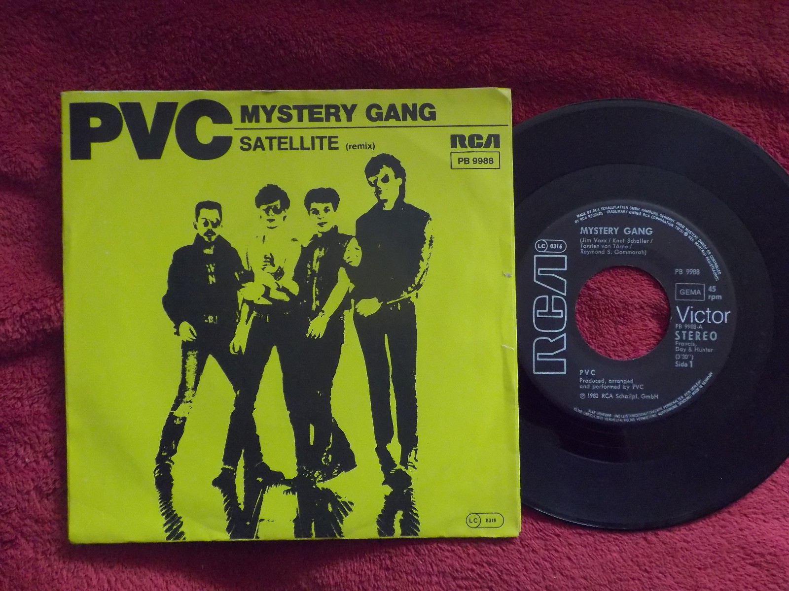 PVC – Mystery gang / Satellite (RCA Records, PB 9988, 7″-Single, 1982)