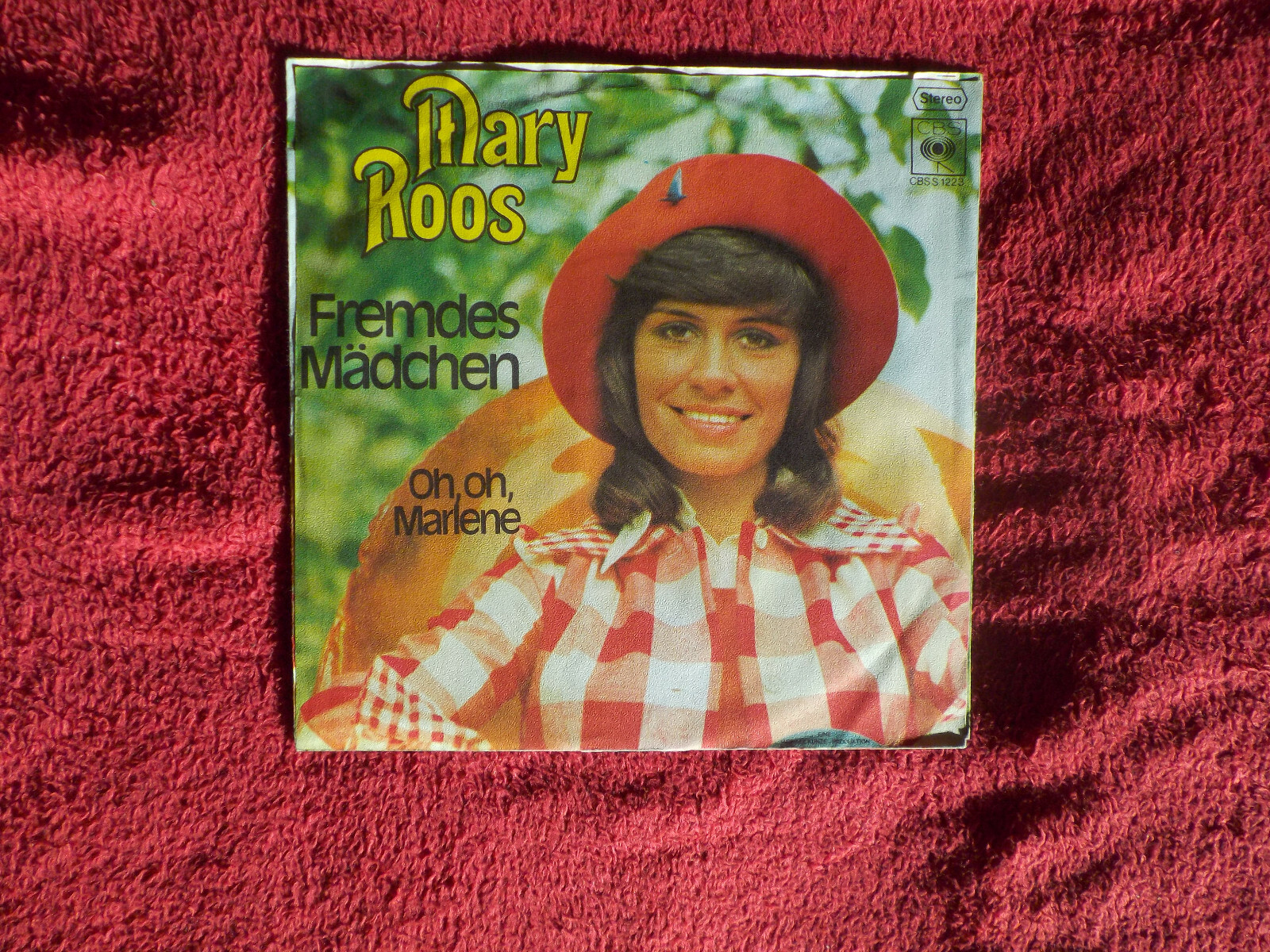 Mary Roos – Fremdes Mädchen / Oh, oh Marlene (CBS S 1223), Bild 3