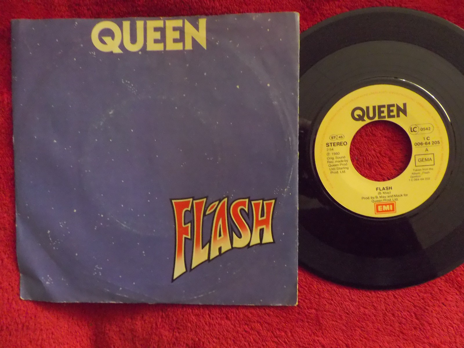 Queen – Flash / Football Fight | EMI Records 7″ Single, 1980