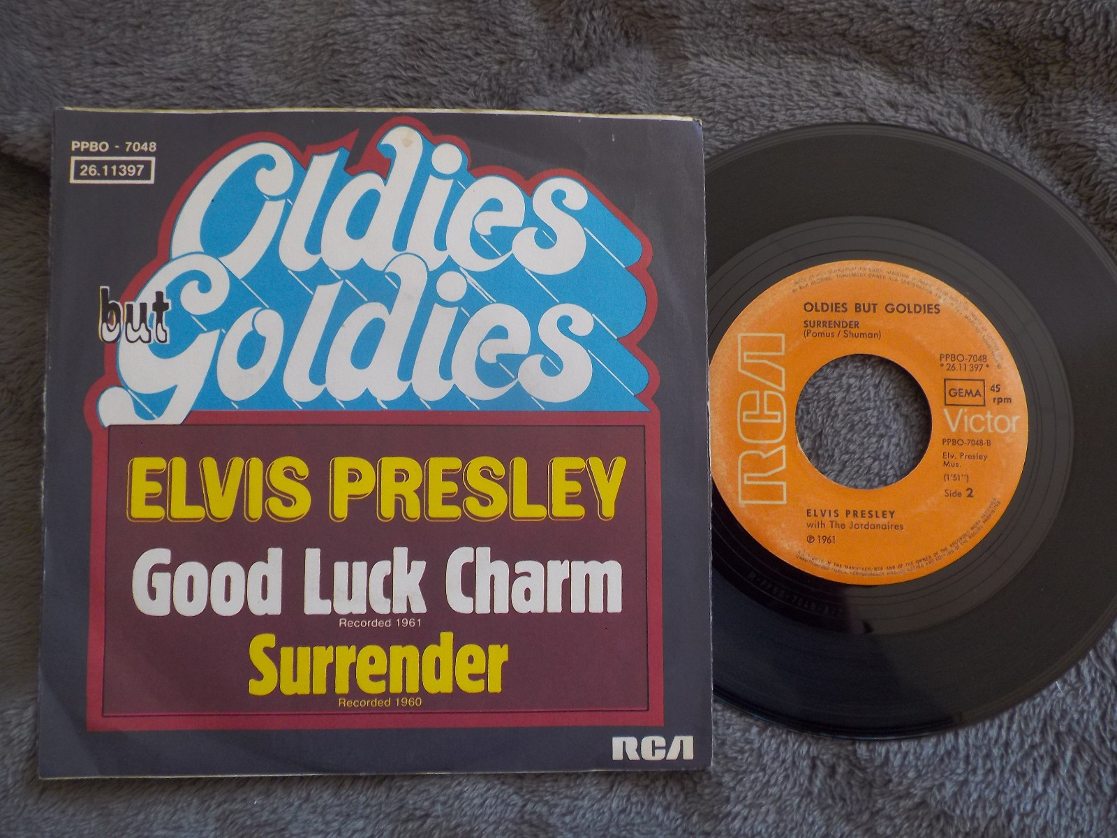 Elvis Presley – Good luck charm / Surrender · RCA Victor Records · Single, Bild 2