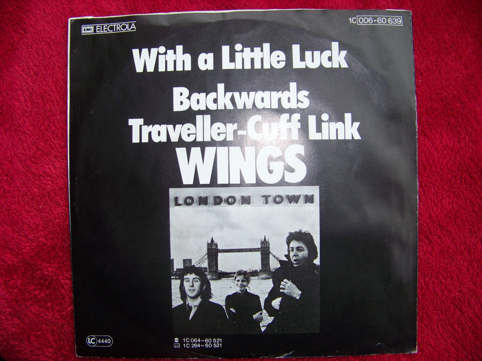 Wings – With a little luck / Backwards travellar (7″-Single), Bild 2