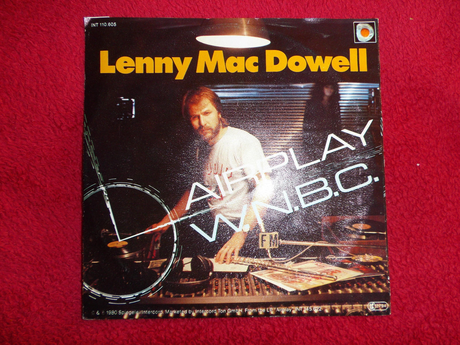 Lenny Mac Dowell – Airplay / W.N.B.C. | Intercord / Spiegelei Records, INT 110.605 (1980), Bild 2