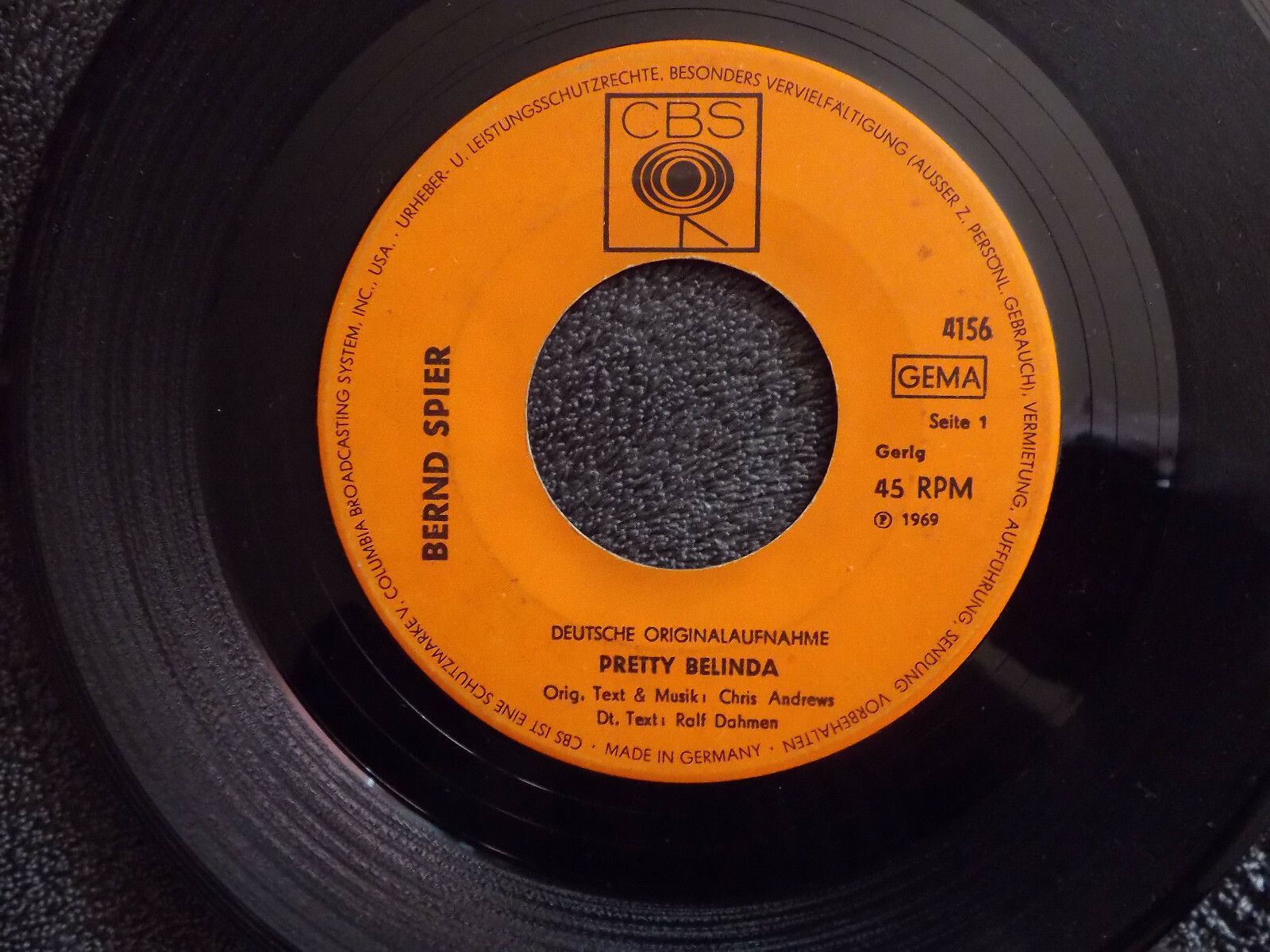 Bernd Spier – Pretty Belinda / Es ist so schön auf der Welt (CBS Records 4156)