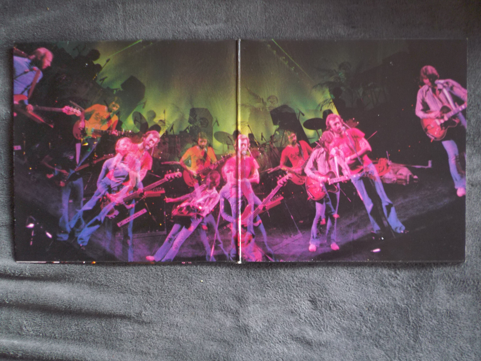 The Bee Gees – Here at last.... Bee Gees... live (Doppel-LP, 1976), Bild 2