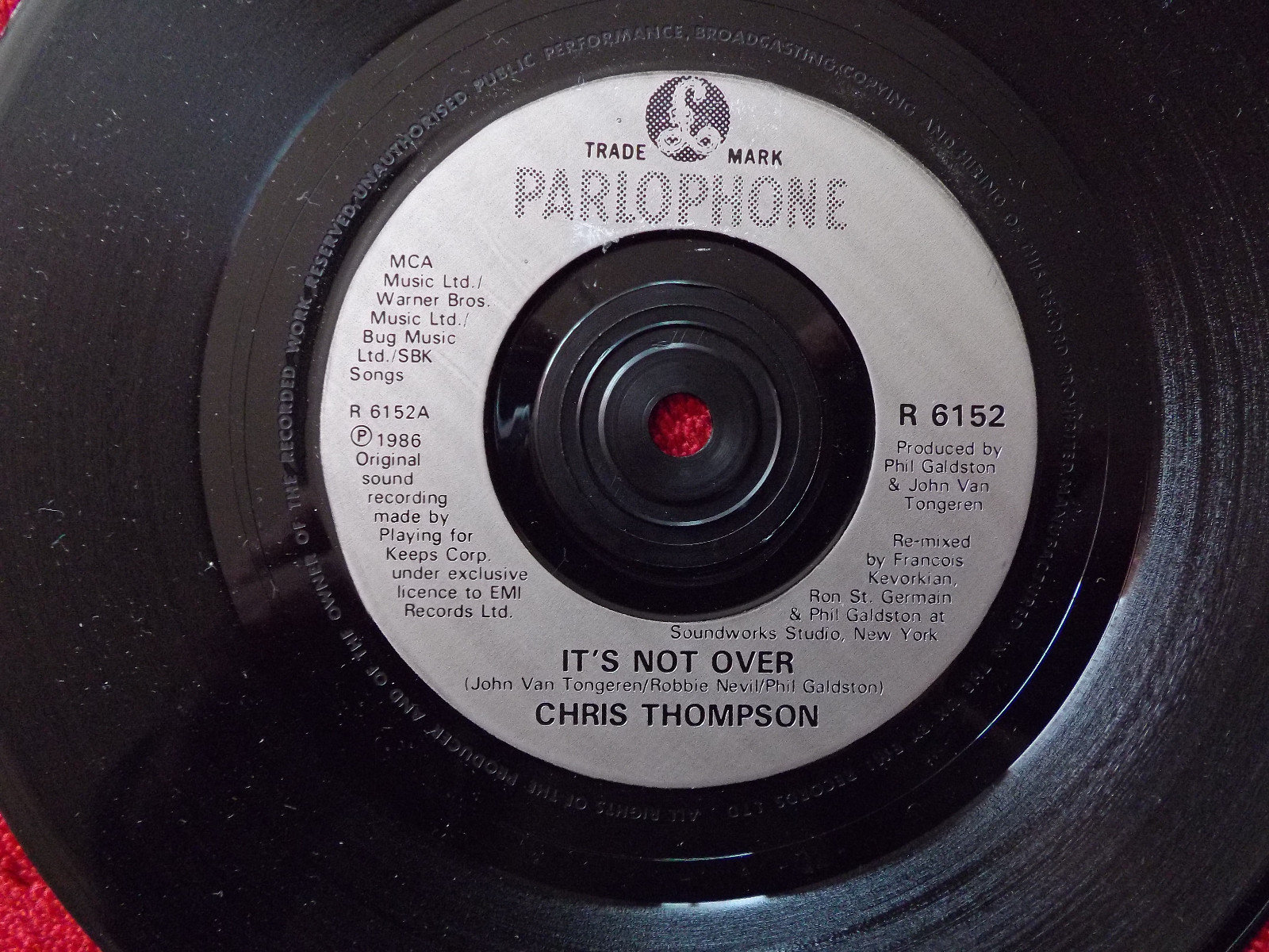 Chris Thompson – It´s not over / Make it a holiday (Parlophone, R 6152, 45 U/min, 1986)