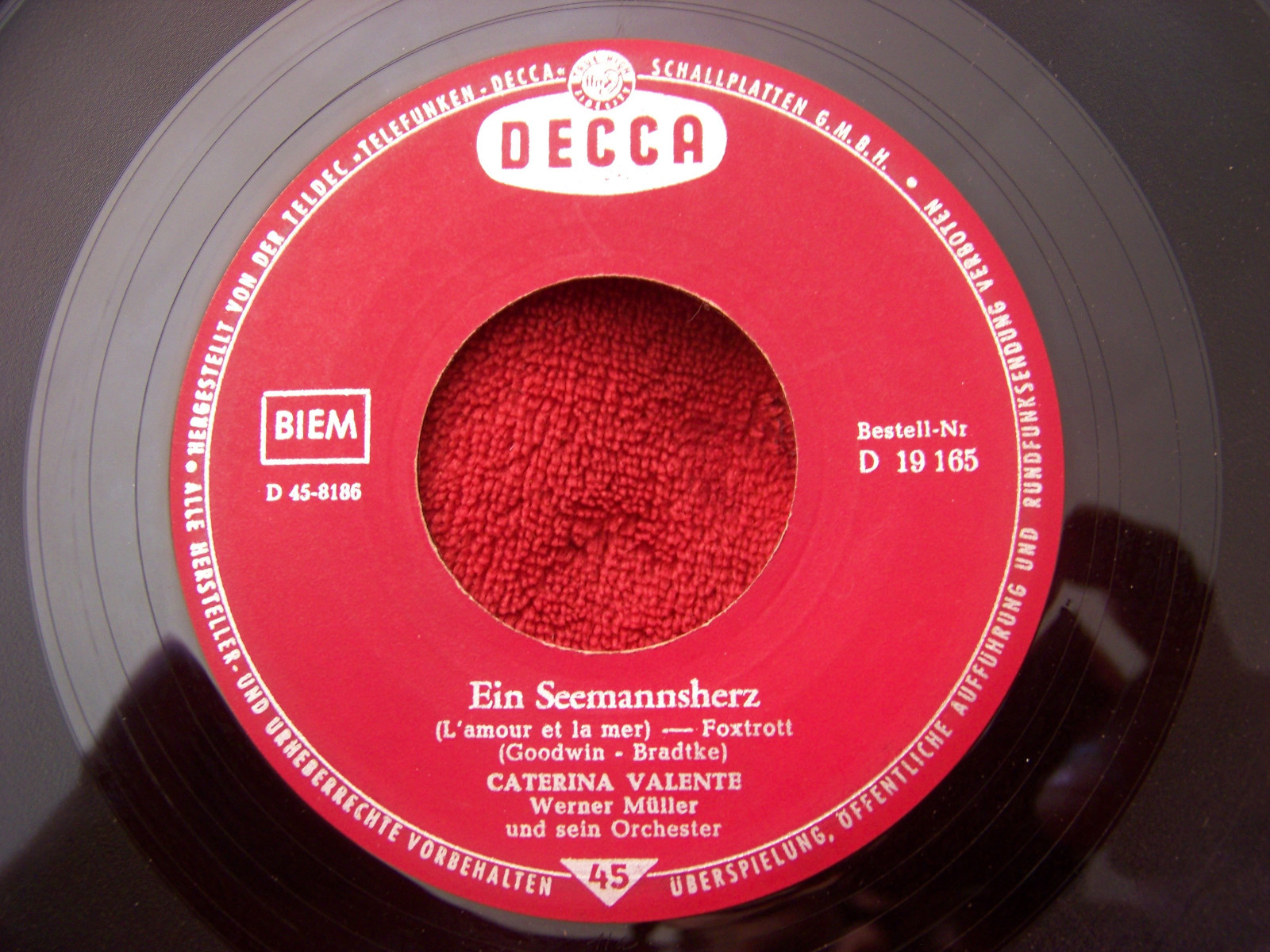 Caterina Valente – Ein Seemannsherz / Charly´s Autohupe (Decca, D 19 165), Bild 2