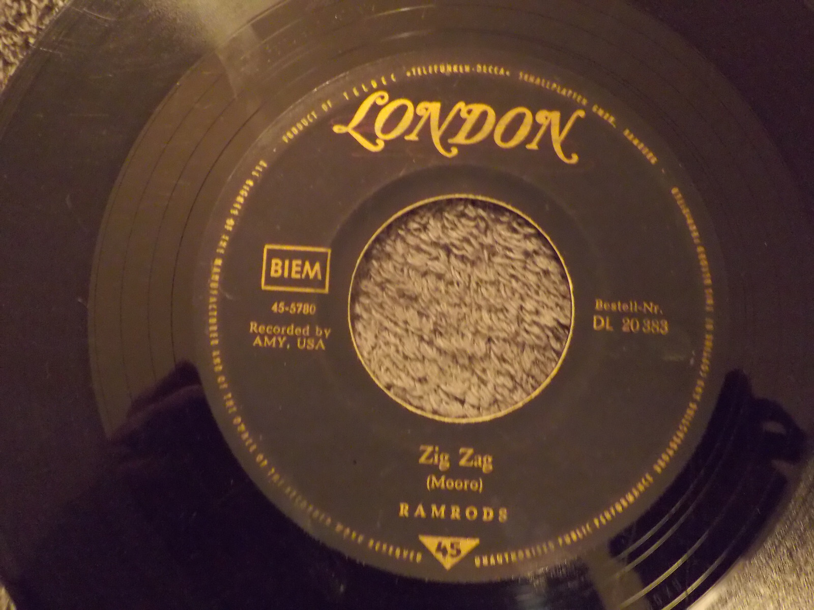Ramrods – Geisterreiter / Zig Zag (London Records, DL 20 383), Bild 2