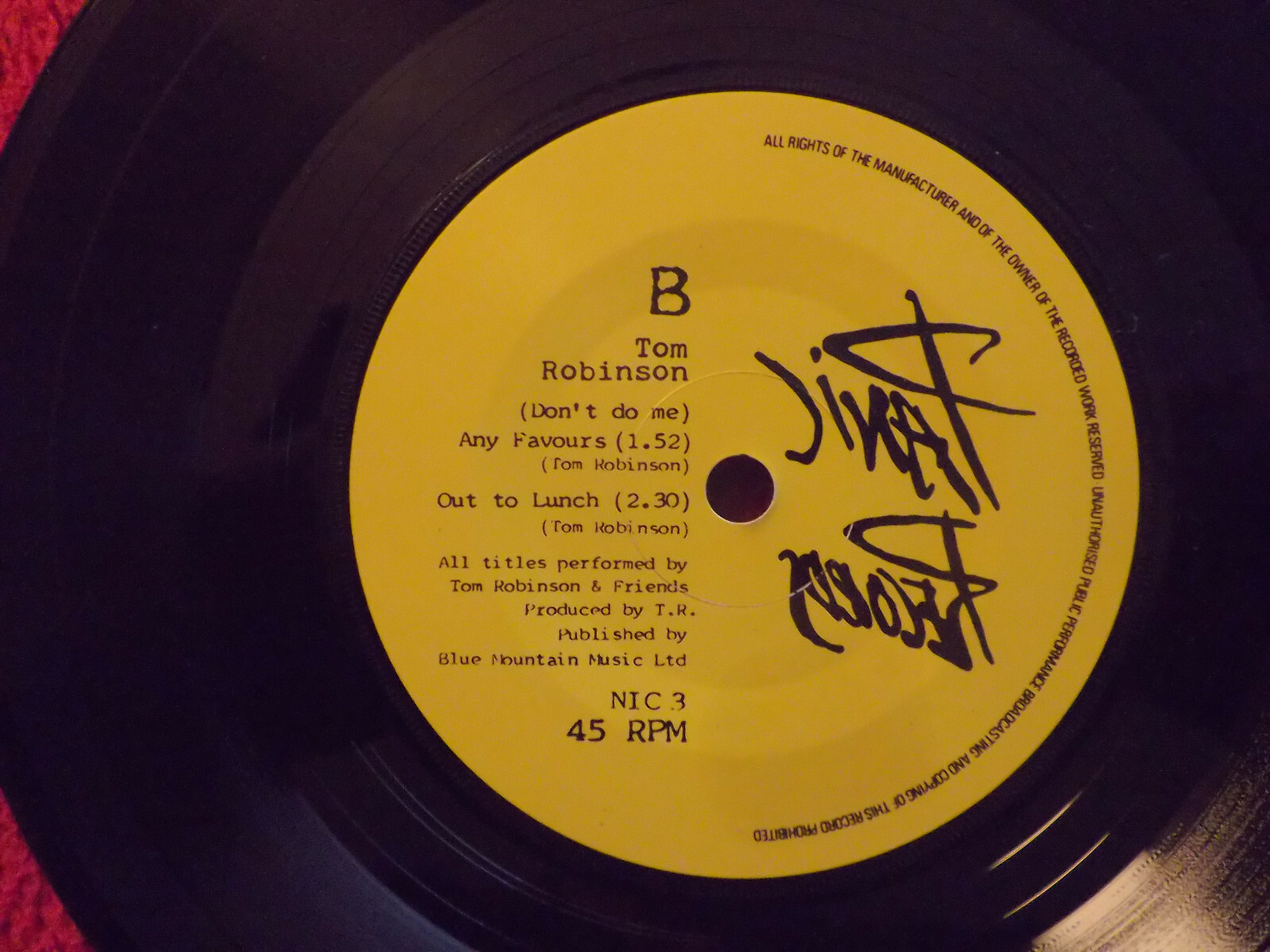 Tom Robinson – Listen to the Radio / (Don’t Do Me) Any Favours + Out to Lunch (Single), Bild 2