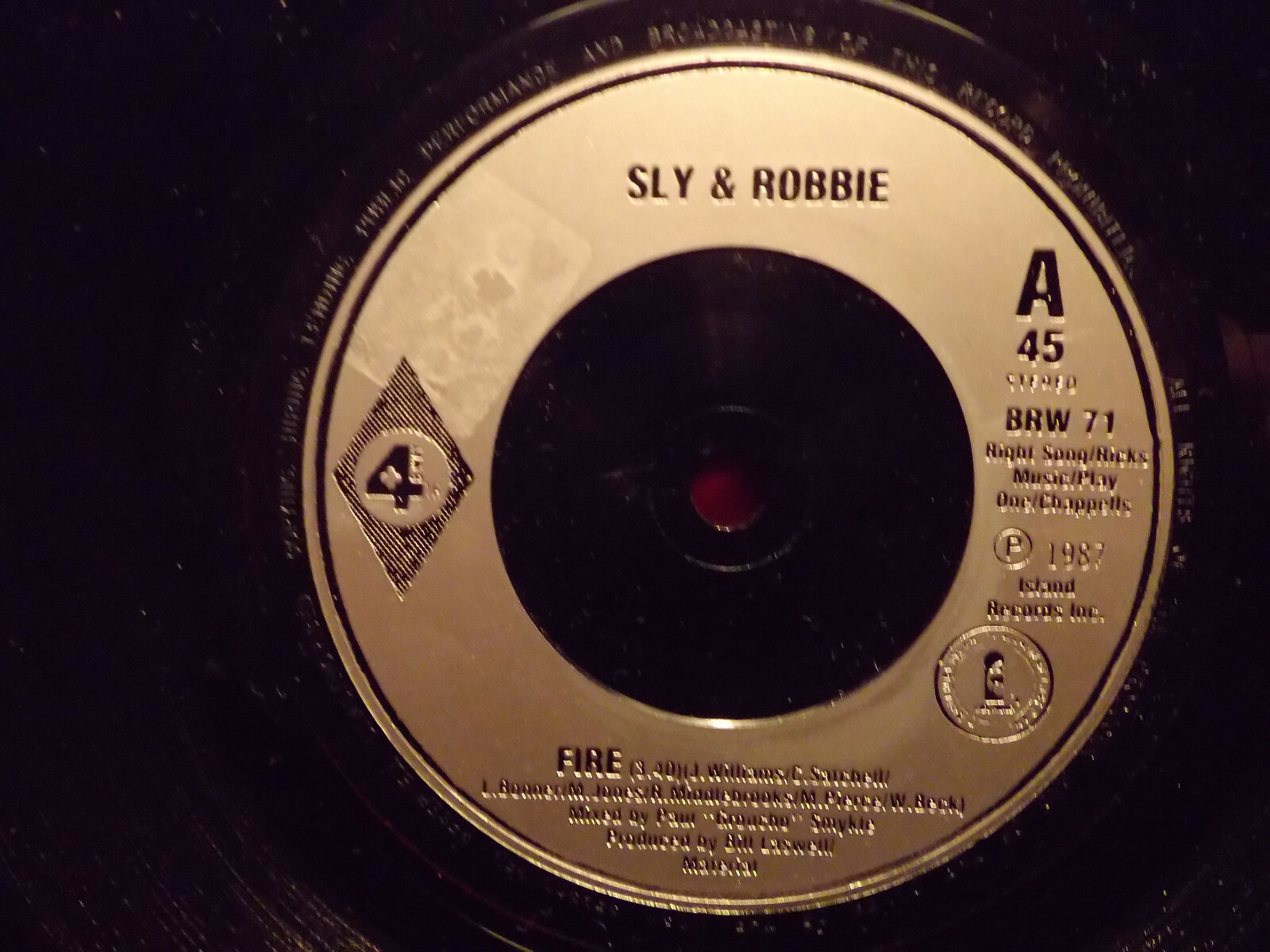 Sly & Robbie – Fire / Ticket to ride · 45 U/min Single