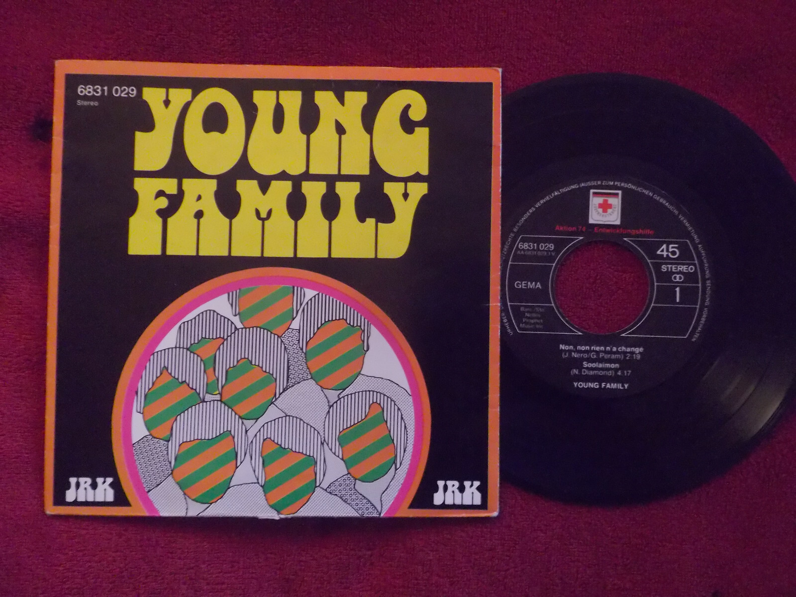 Young Family – Non, non rien n´a change + Soolaimon / Eres tu + Rock my soul (7″-Single, 1974)